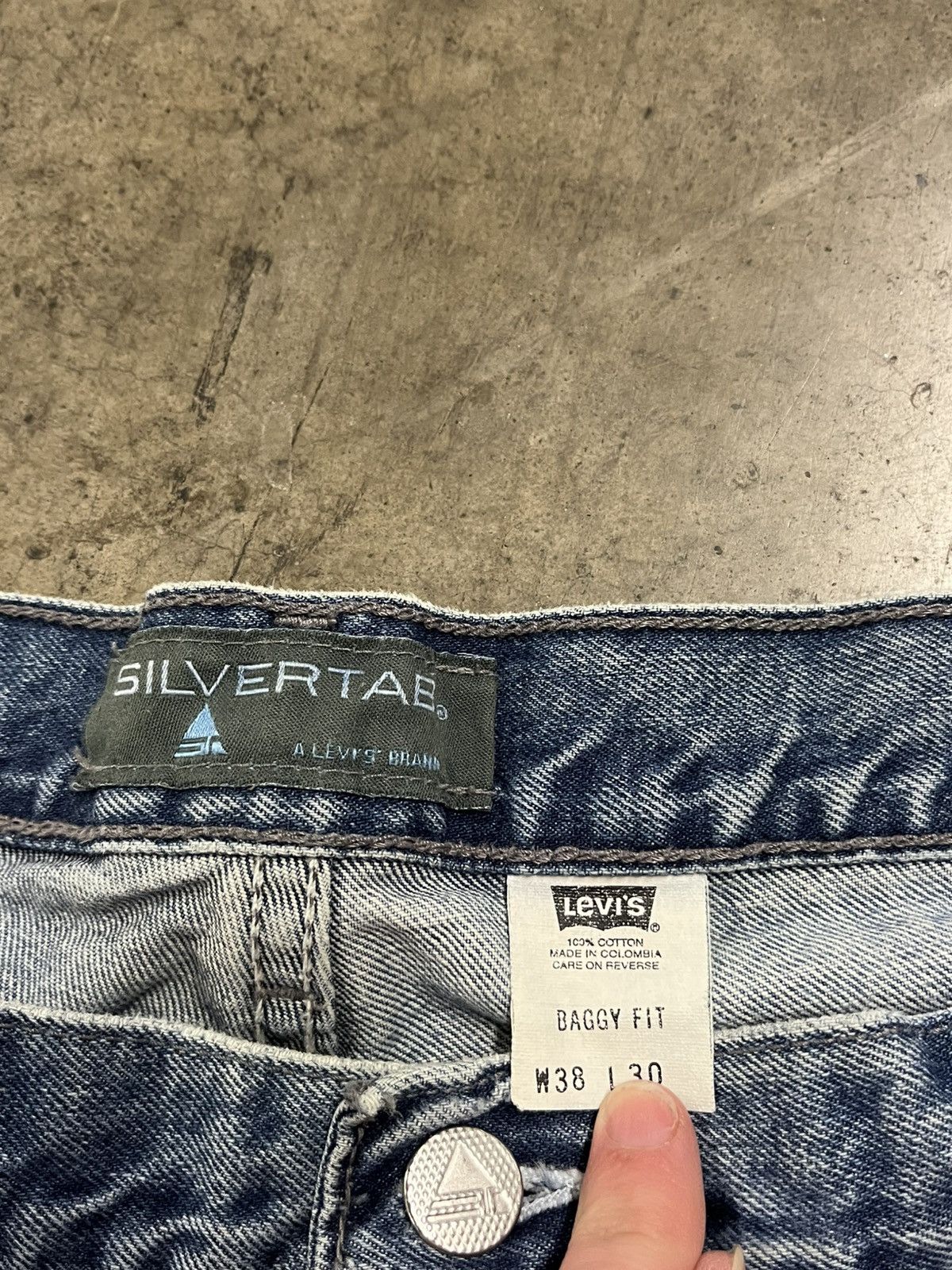 Levi's × Vintage Levi’s silver tab vintage baggy wide leg pants skater hype Size US 36 / EU 52 - 6 Thumbnail