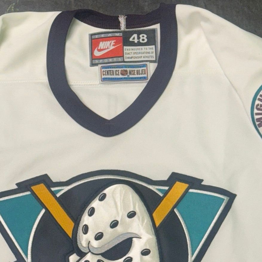Nike Vintage Nike Mighty Ducks of Anaheim NHL Jersey Sz 48 Size US L / EU 52-54 / 3 - 3 Thumbnail