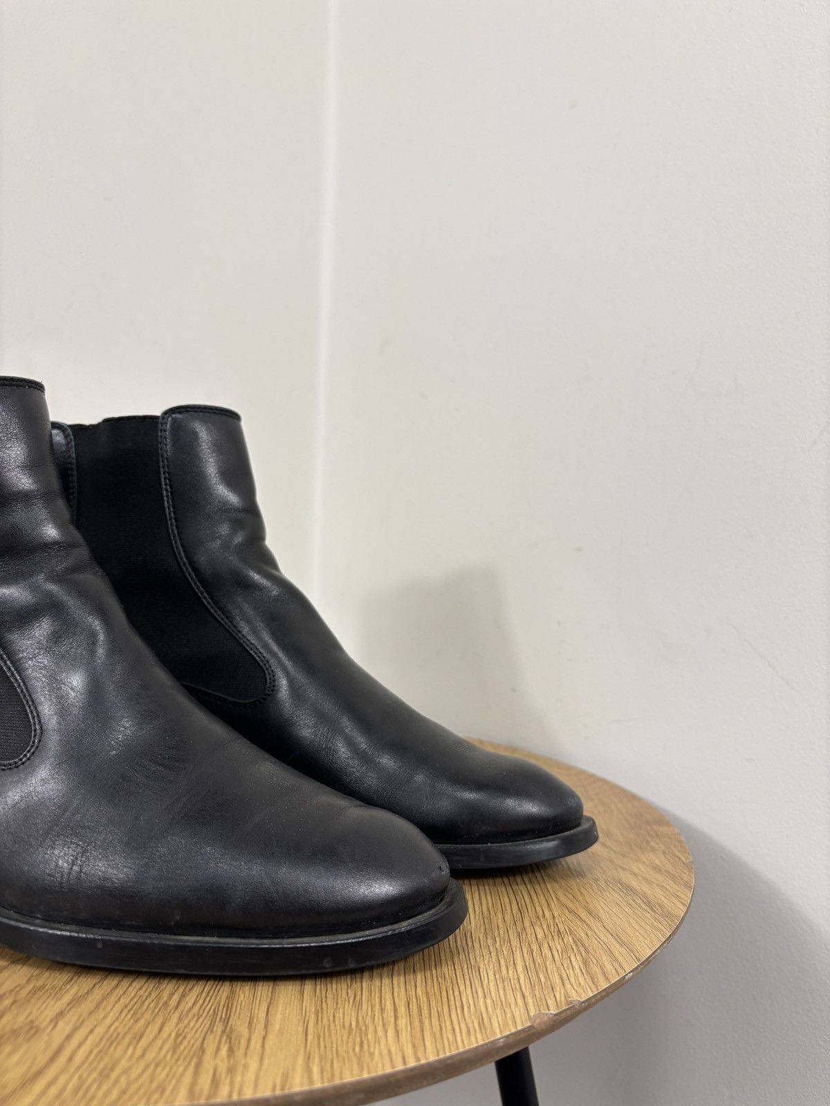 Tod's Tod’s Women’s Black Low Heel Ankle Leather Chelsea Boots Size US 7.5 / IT 37.5 - 5 Thumbnail