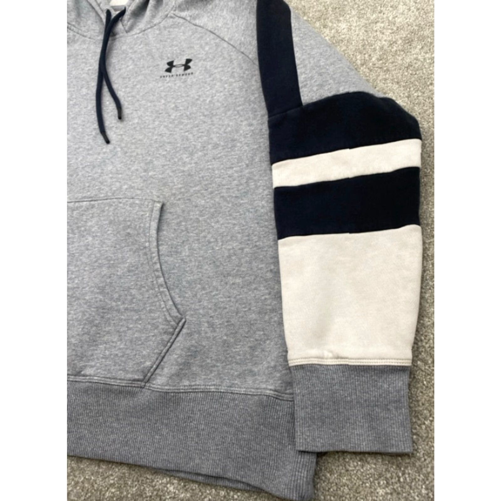 Under Armour VINTAGE Under Armour Hoodie Men XL Gray White Striped Pullover Loose Knit 4797 Size US XL / EU 56 / 4 - 4 Thumbnail