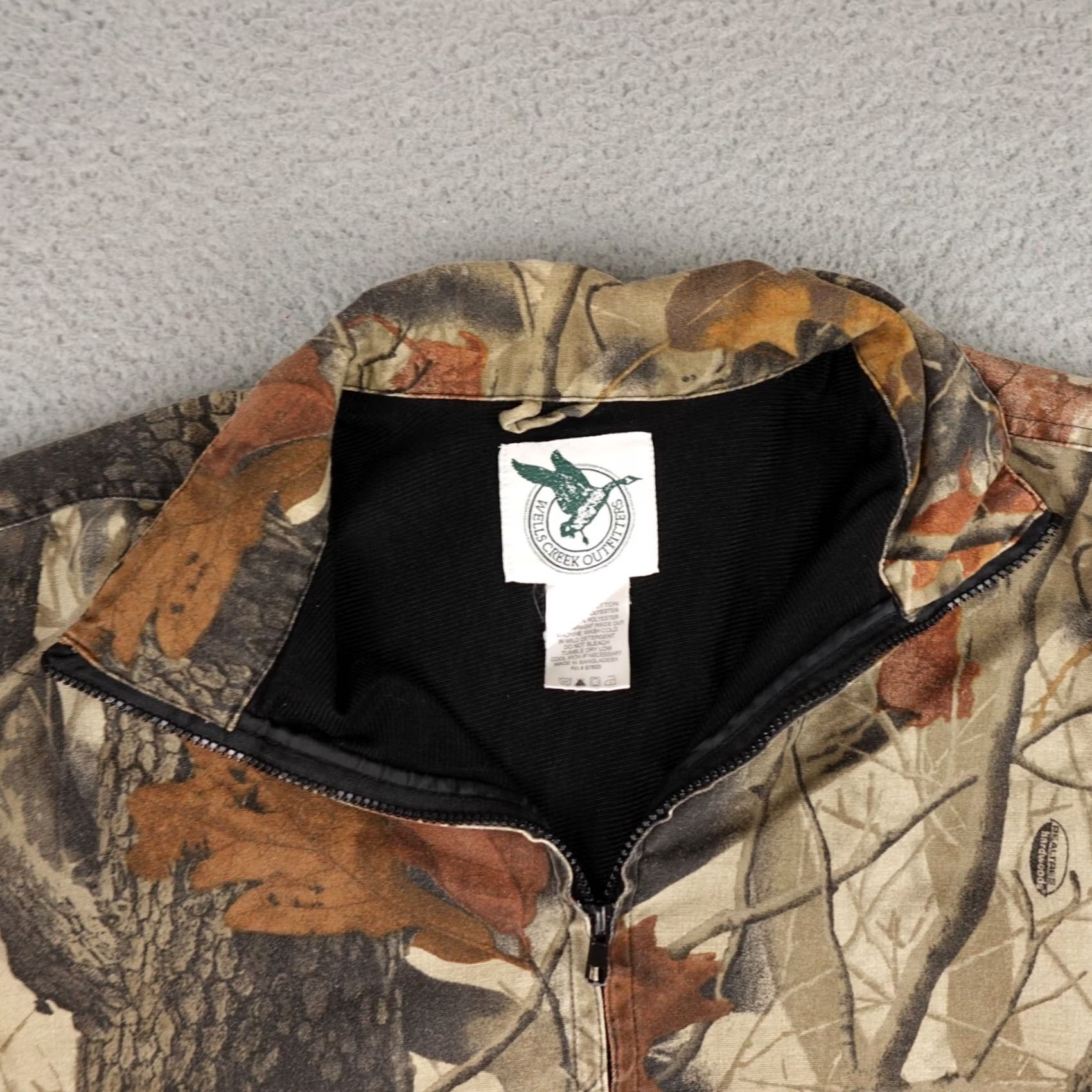 Vintage VINTAGE Wells Creek Outfitters Jacket Mens Large Green Camo Hunting Mossy Oak Size US L / EU 52-54 / 3 - 4 Thumbnail