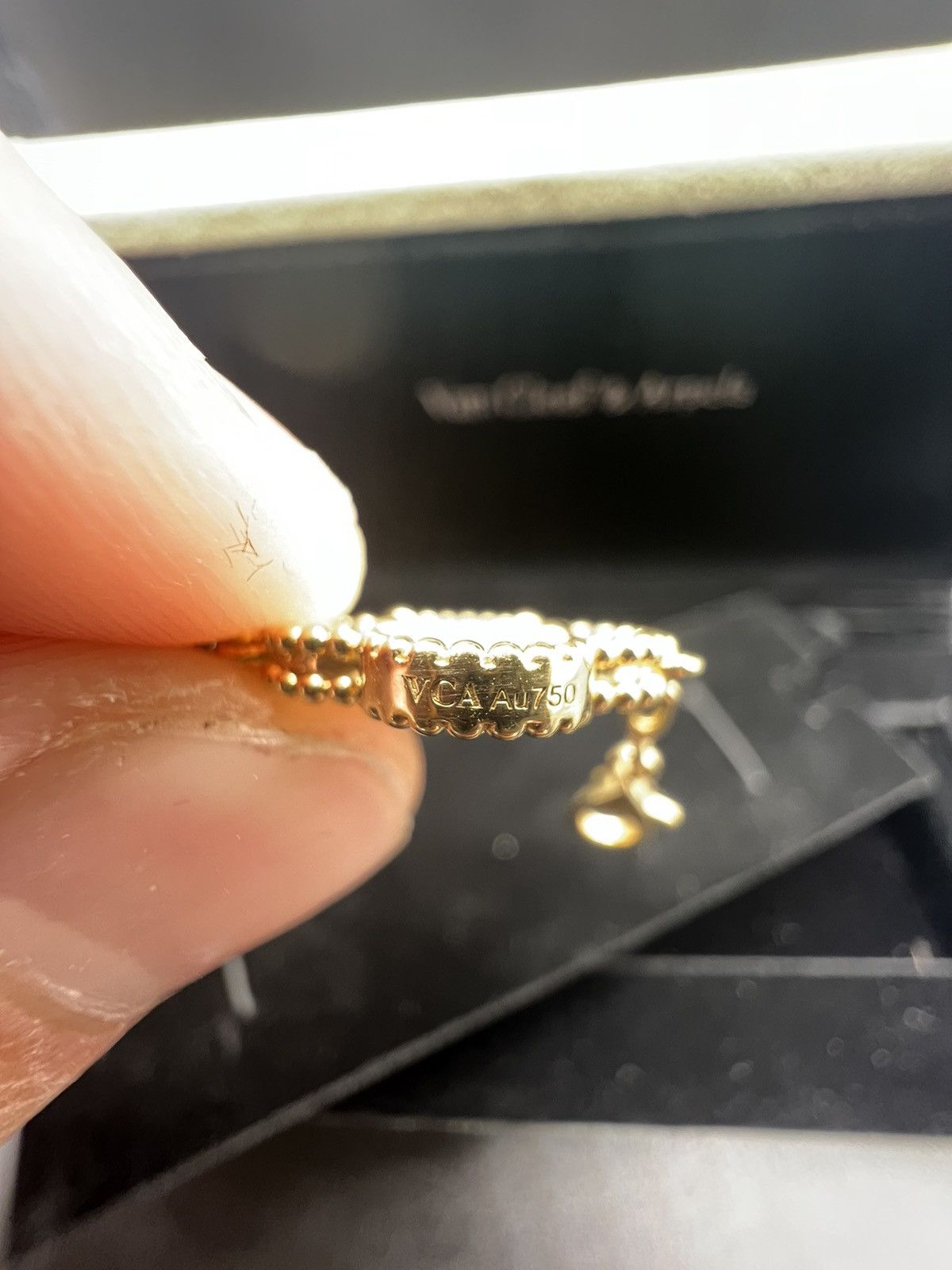 Van Cleef & Arpels Vintage Alhambra Mother of Pearl 18K 5 Motif bracelet Size ONE SIZE - 4 Thumbnail