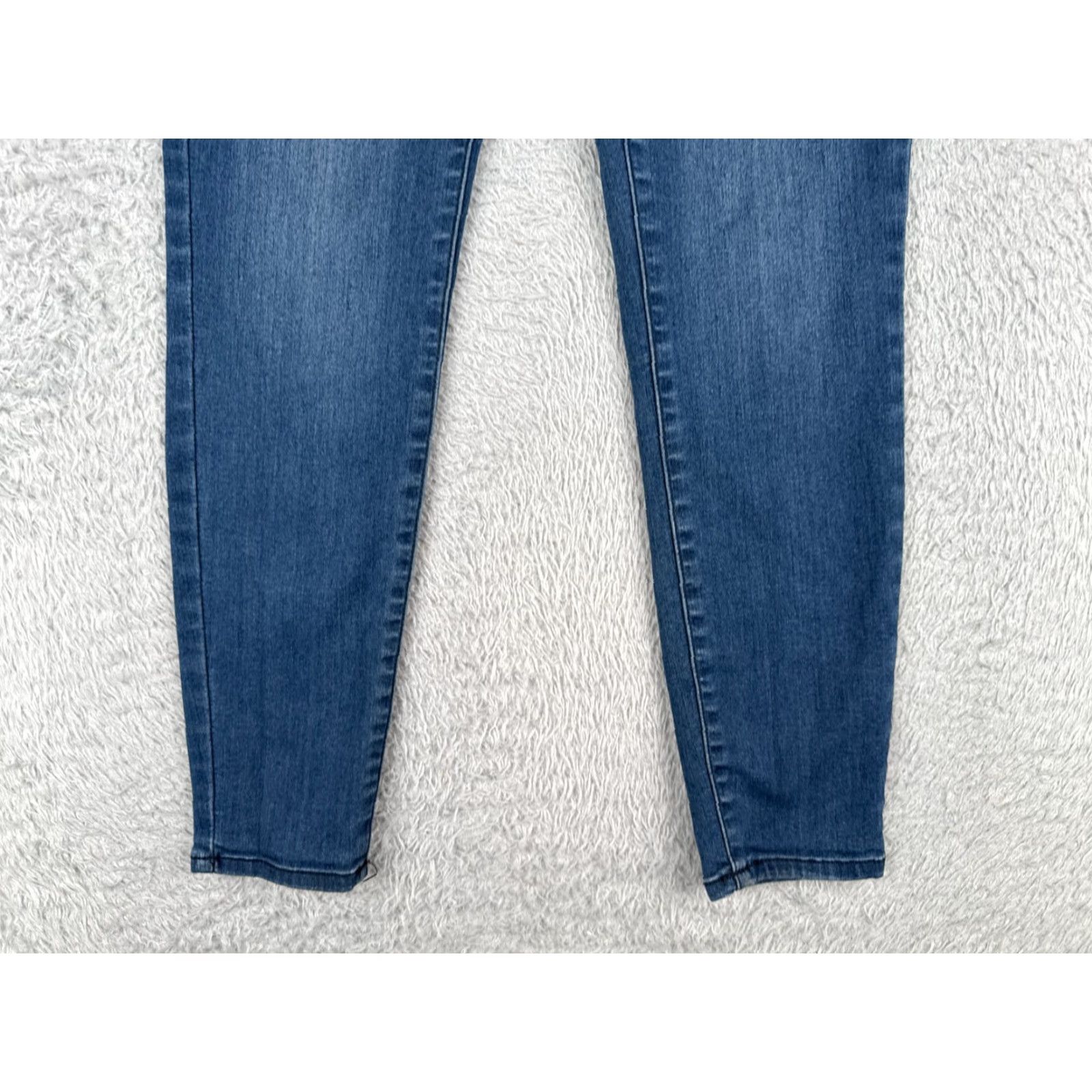 BCBGeneration BCBGeneration Jeans Juniors 3 Blue Denim High Rise Skinny Cotton 24x26 Jeans Womens Boyfriends? Size 26" / US 2 / IT 38 - 2 Thumbnail