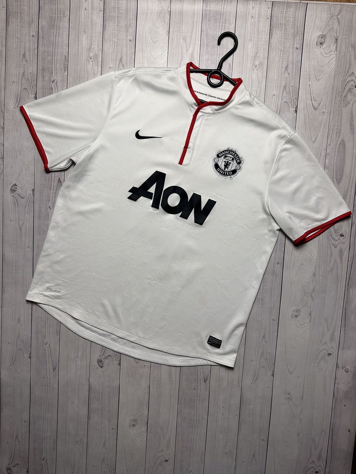 Vintage Vintage Nike Manchester United soccer jersey size L/XL Size US XL / EU 56 / 4 - 1 Thumbnail