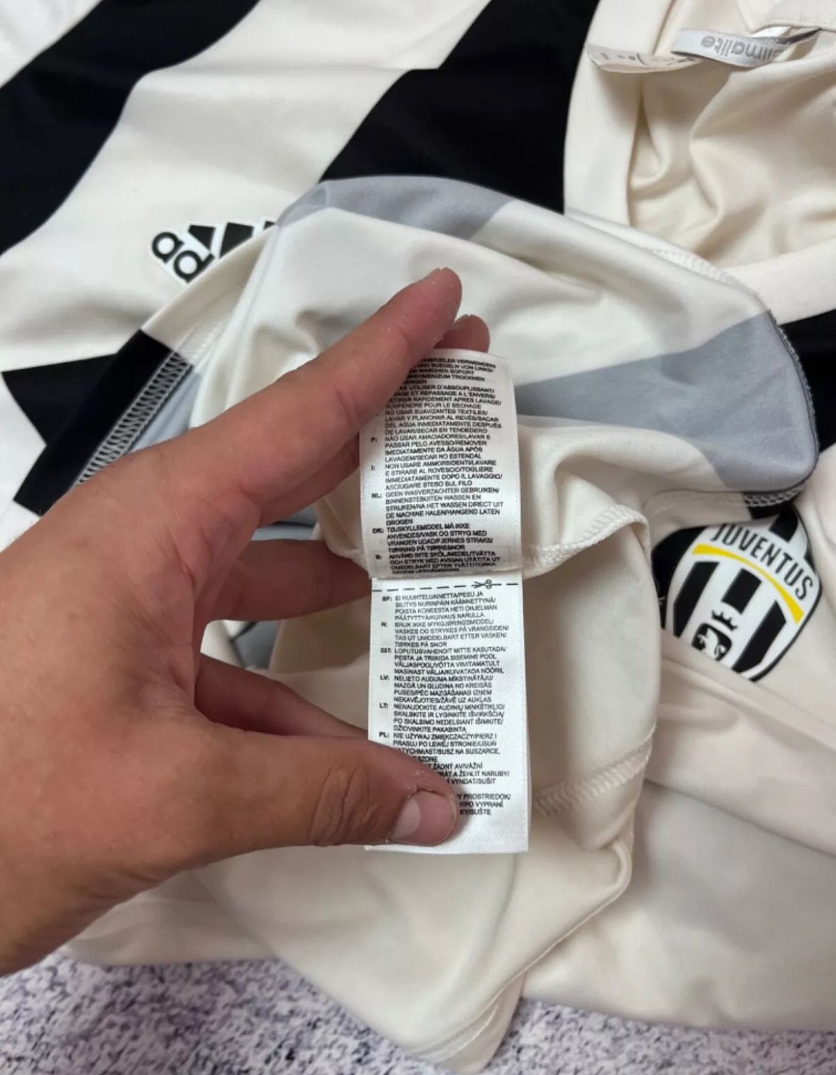 Adidas MENS soccer jersey adidas FC JUVENTUS JEEP SIZE L Size US L / EU 52-54 / 3 - 12 Thumbnail