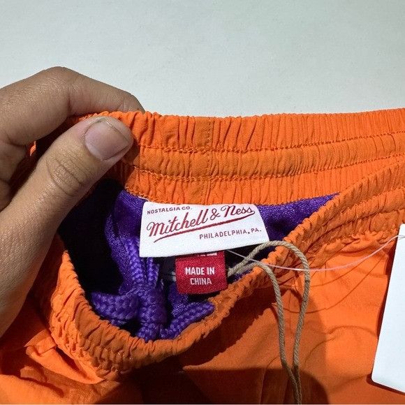 Mitchell & Ness NWT MITCHELL & NESS NCAA NYLON UTILITY CLEMSON TIGERS SHORTS Size US 36 / EU 52 - 4 Thumbnail