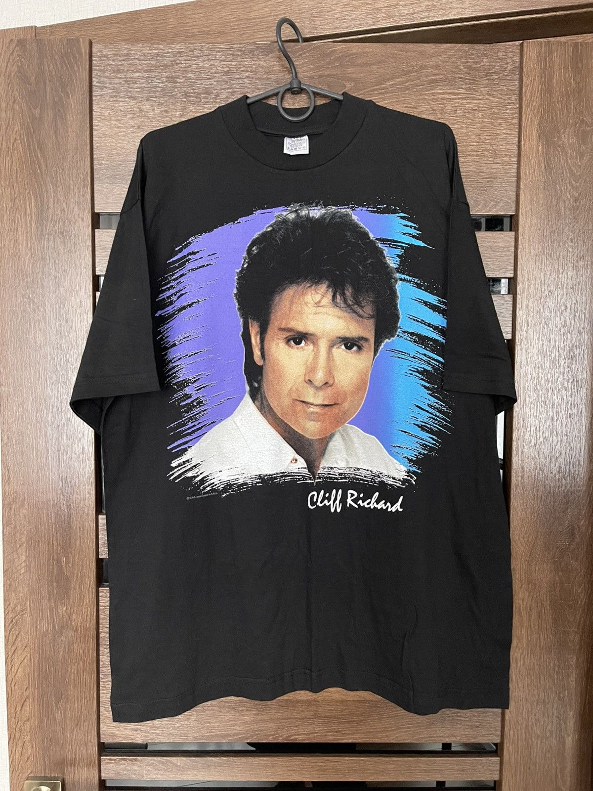 Band Tees 1994 Cliff Richard The Hit List Vintage Tour T-Shirt Tee Size US XL / EU 56 / 4 - 1 Thumbnail
