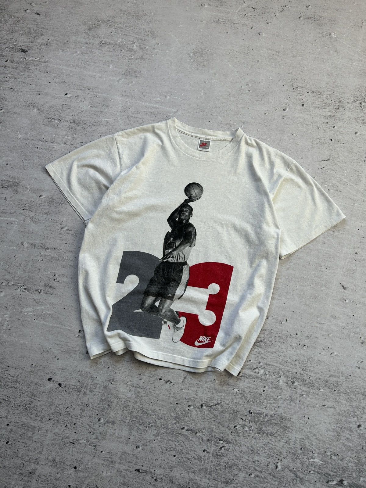 Jordan Brand × Nike × Vintage 🔥VINTAGE NIKE AIR JORDAN SINGLE STITCH BIG LOGO T-SHIRT 80s🔥 Size US M / EU 48-50 / 2 - 3 Thumbnail