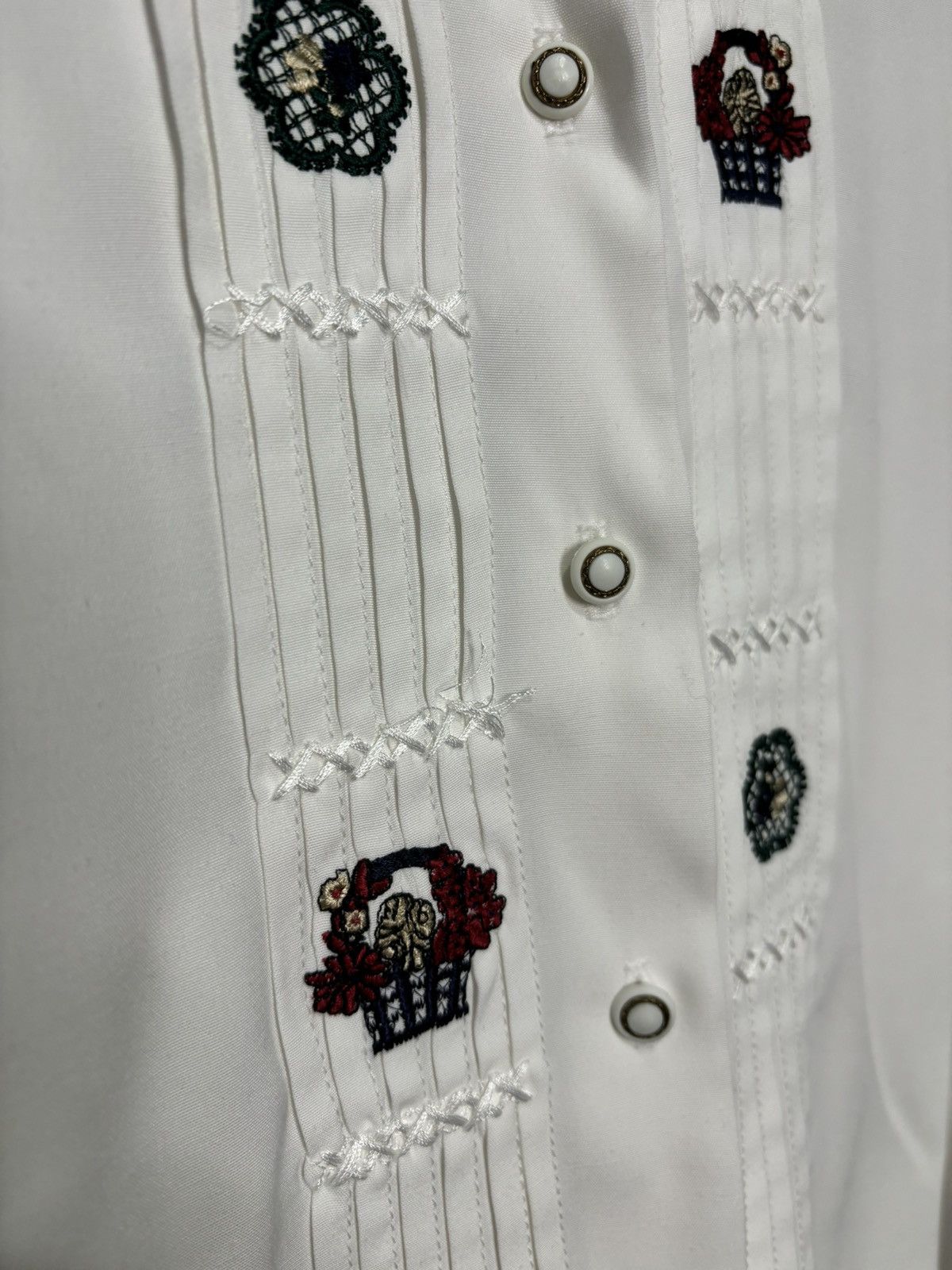 Vintage Vintage 1970s White Coquette Button-Up Shirt Size L / US 10 / IT 46 - 3 Thumbnail