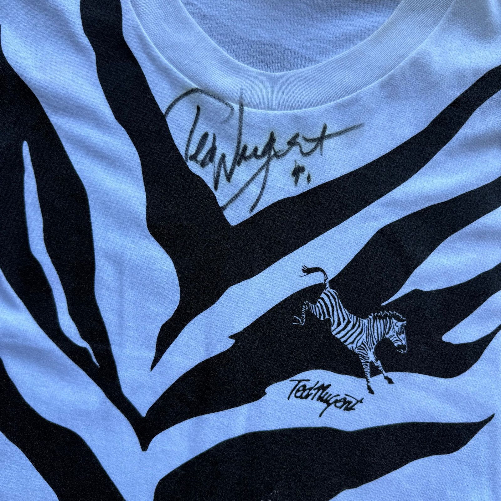 Vintage Vintage Ted Nugent Signed Bow Hunting Forever Zebra Tshirt L Size ONE SIZE - 2 Thumbnail