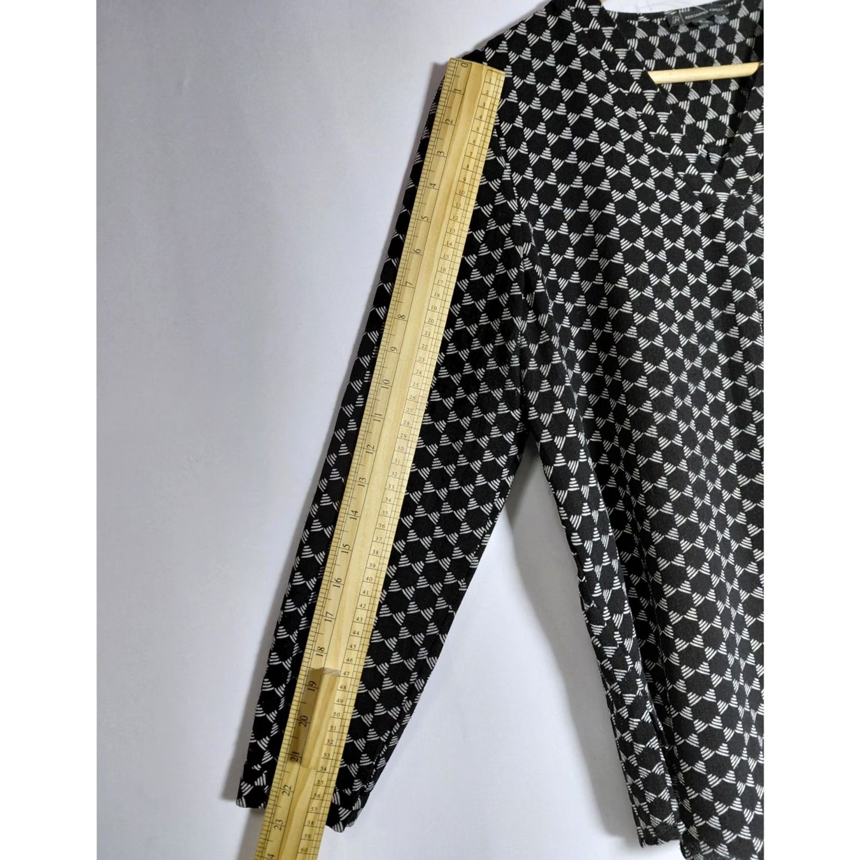 Adrianna Papell ADRIANNA PAPELL Blouse Long Sleeve Collared Button Geometric Print Black White M Womens Size M / US 6-8 / IT 42-44 - 6 Thumbnail