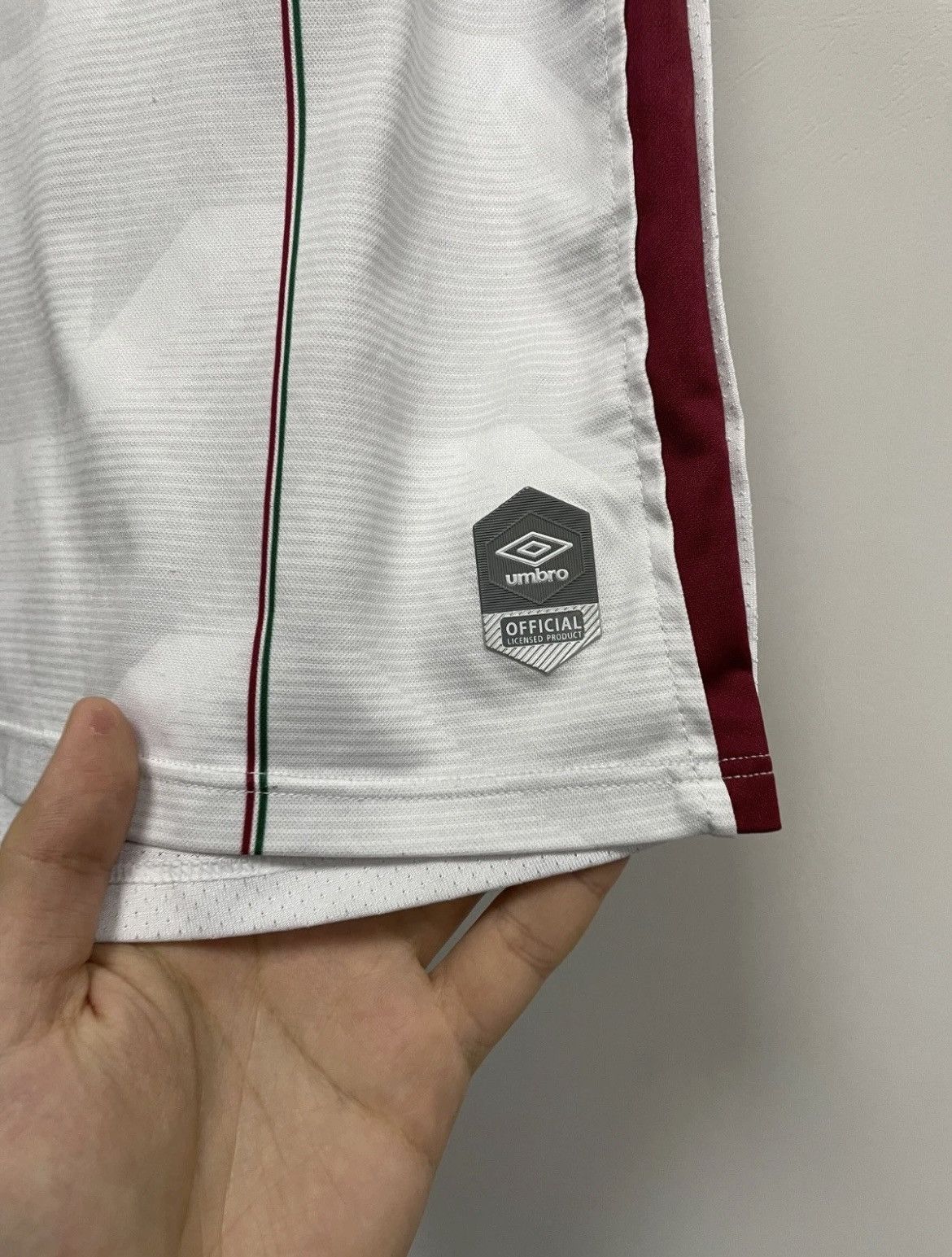 Umbro Fluminense 2020/2021 Away Football Shirt Soccer Jersey Umbro Size US M / EU 48-50 / 2 - 5 Thumbnail