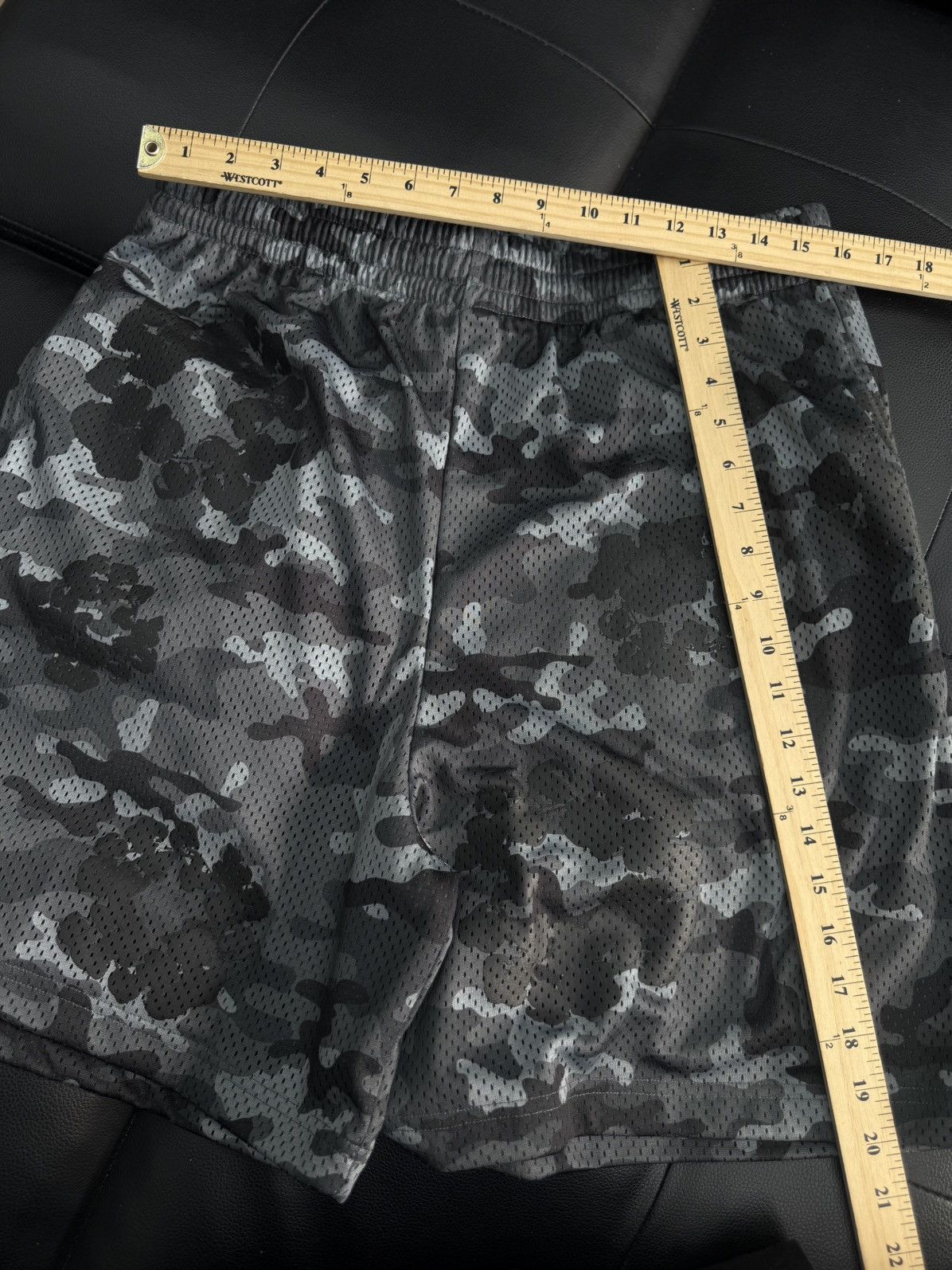 DENIM TEARS Denim Tears Mesh Summer Shorts Black Camo Size Large (NEW) Size US 33 - 7 Thumbnail