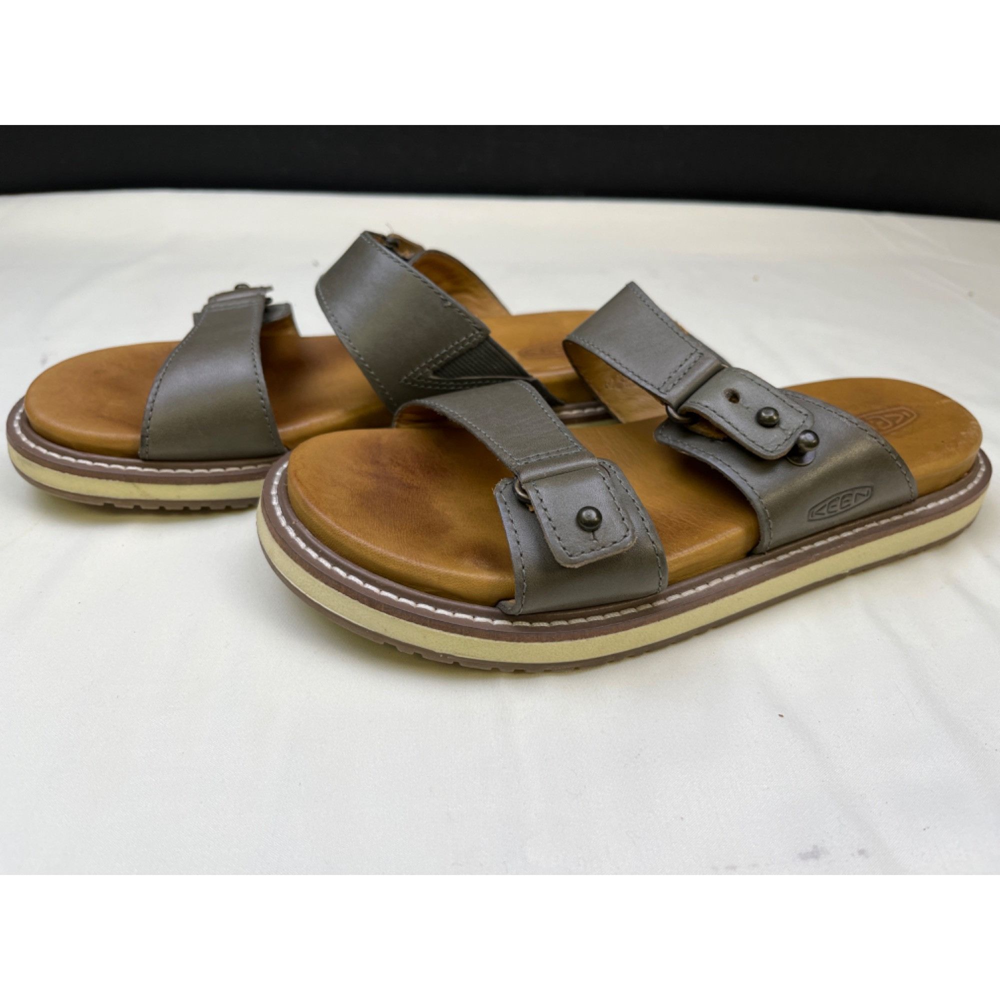 KEEN Keen Women's Silver Slide Birch Leather Sandals/Shoes Size6 Size US 6 / IT 36 - 2 Thumbnail
