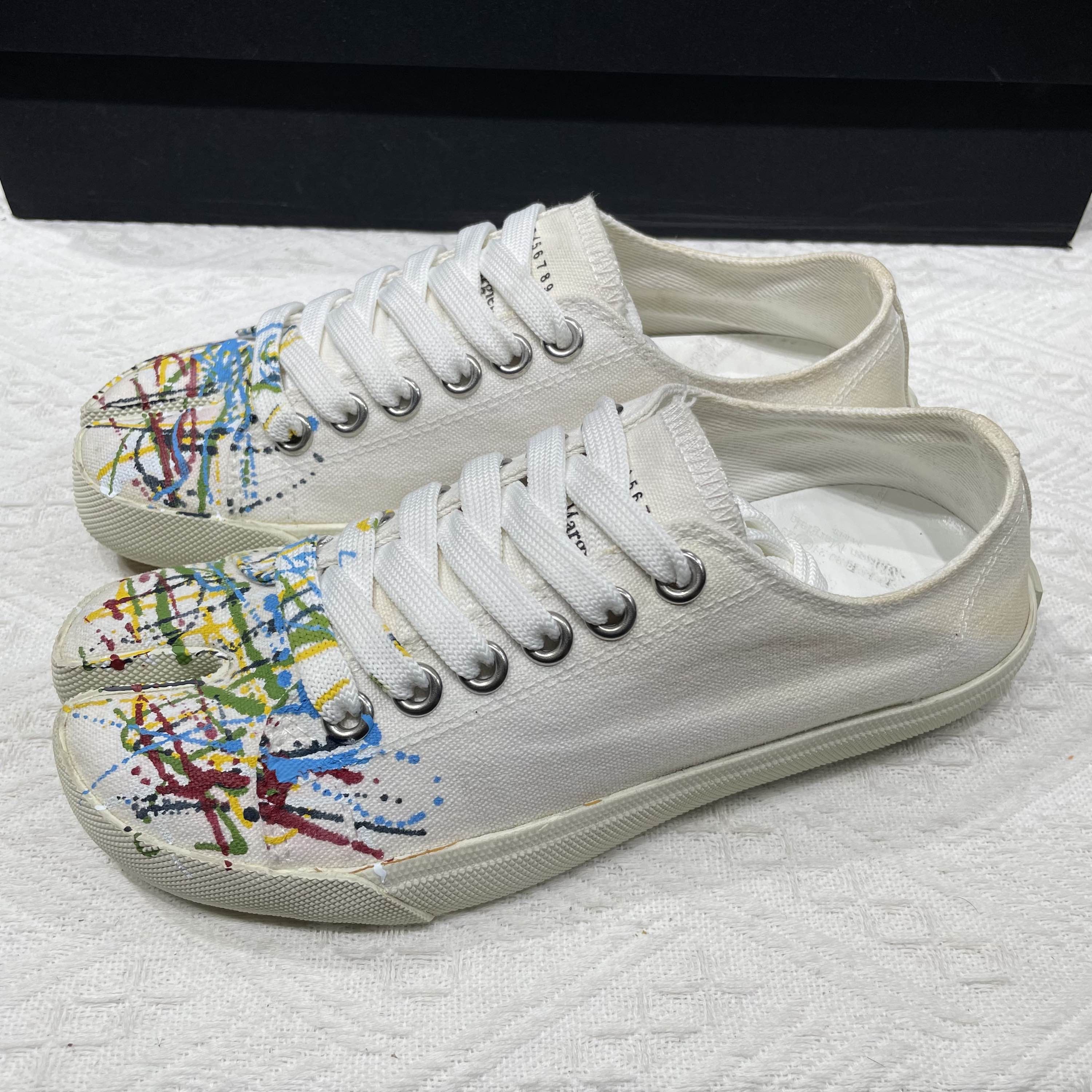 Maison Margiela Maison Margiela Paint Splatter Tabi Sneakers Size 35.5 Size US 5.5 / IT 35.5 - 1 Thumbnail