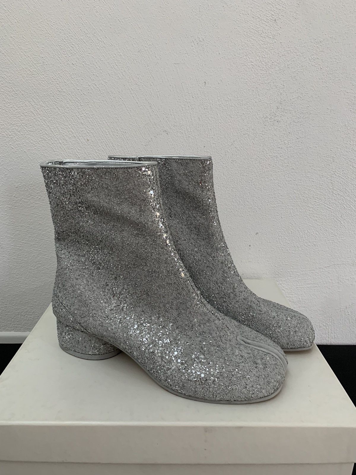 Maison Margiela Maison Margiela Silver Tabi Boots Size US 6.5 / IT 36.5 - 10 Thumbnail