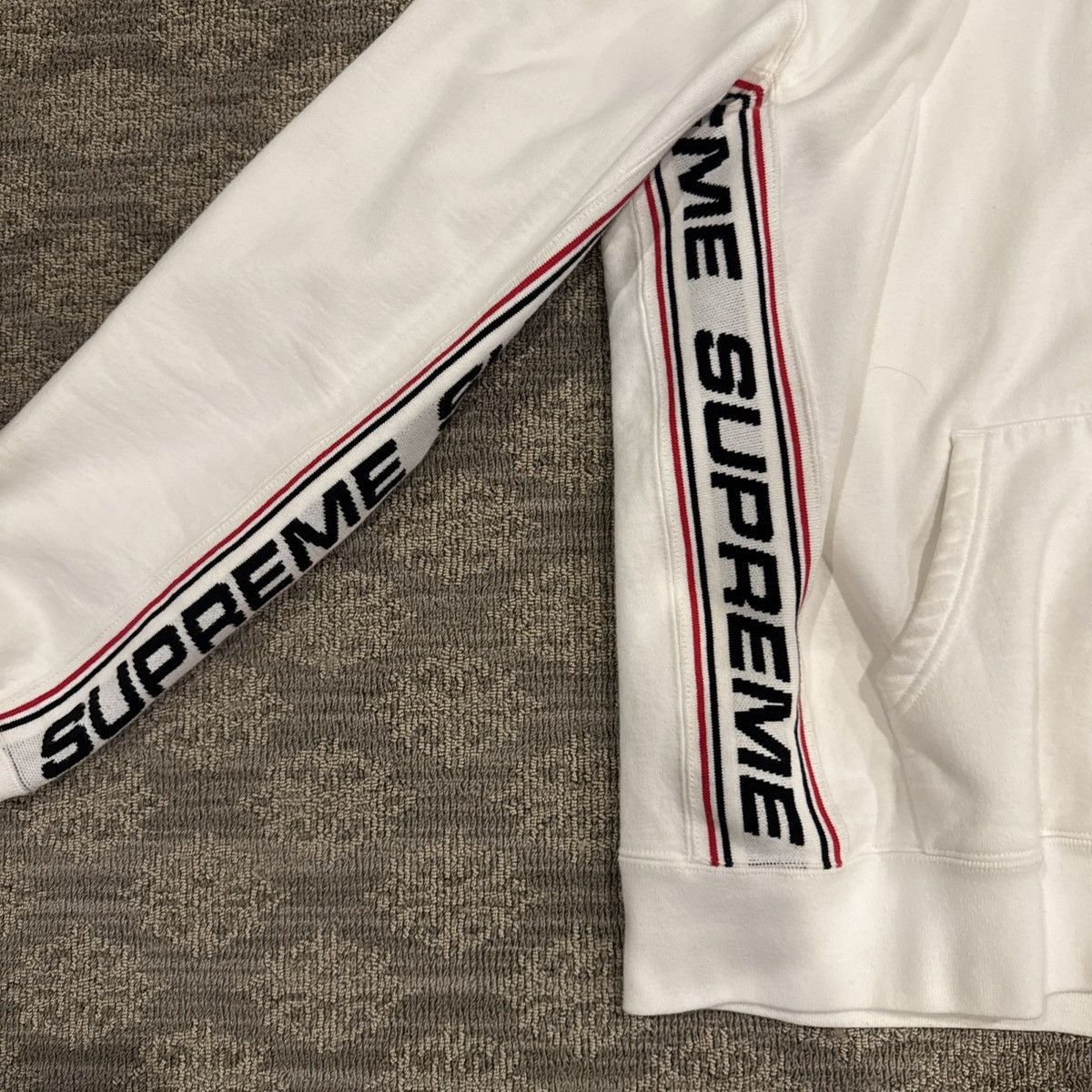 Supreme FW19 Supreme Text Rib Hooded sweatshirt Size M White Hoodie Size US M / EU 48-50 / 2 - 2 Thumbnail
