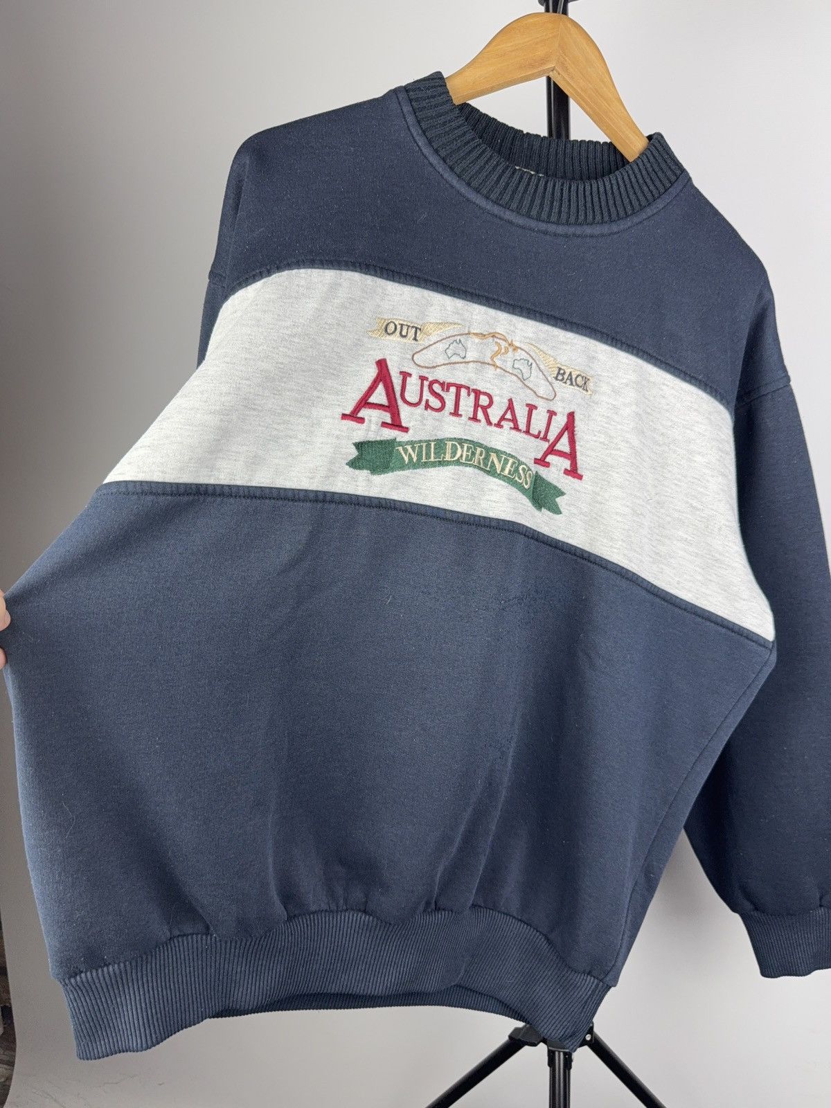 Vintage Vintage 90s Australia Wilderness Sweatshirt Navy Crewneck Size US L / EU 52-54 / 3 - 4 Thumbnail