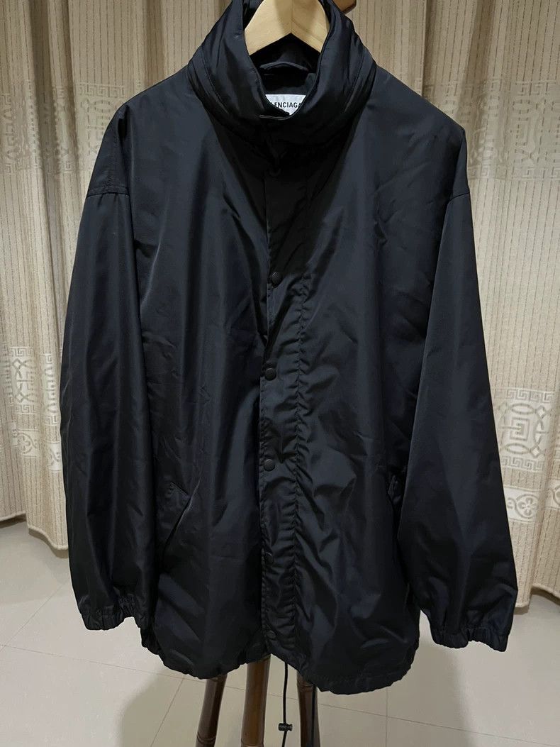 Balenciaga Balenciaga Soccer Motif Embroidered Logo Windbreaker Jacke Size XS / US 0-2 / IT 36-38 - 2 Thumbnail
