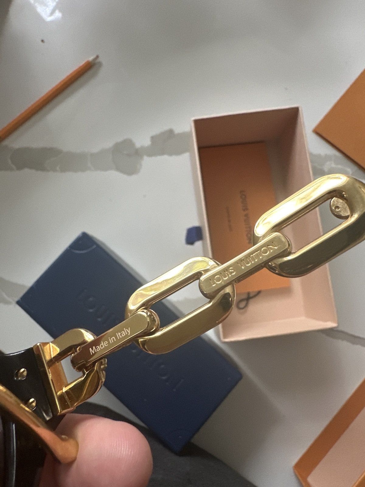 Louis Vuitton Louis Vuitton Edge Gold Sunglasses Size ONE SIZE - 10 Thumbnail