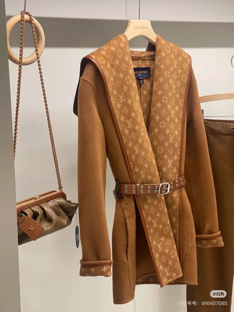 Louis Vuitton LOUIS VUITTON Caramel Patchwork Bathrobe Hooded Coat 2504-N Size XS / US 0-2 / IT 36-38 - 1 Thumbnail