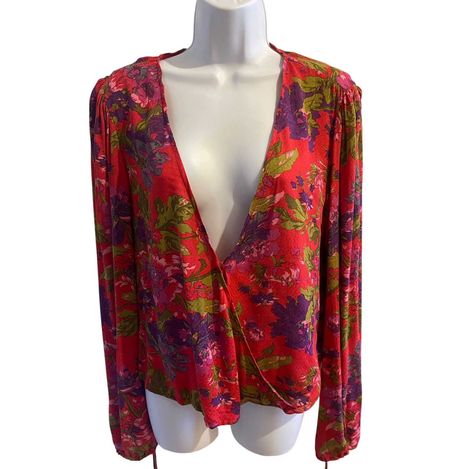 Urban Outfitters Urban Outfitters Red Floral Wrap Blouse Long Sleeve Size L Size L / US 10 / IT 46 - 2 Thumbnail