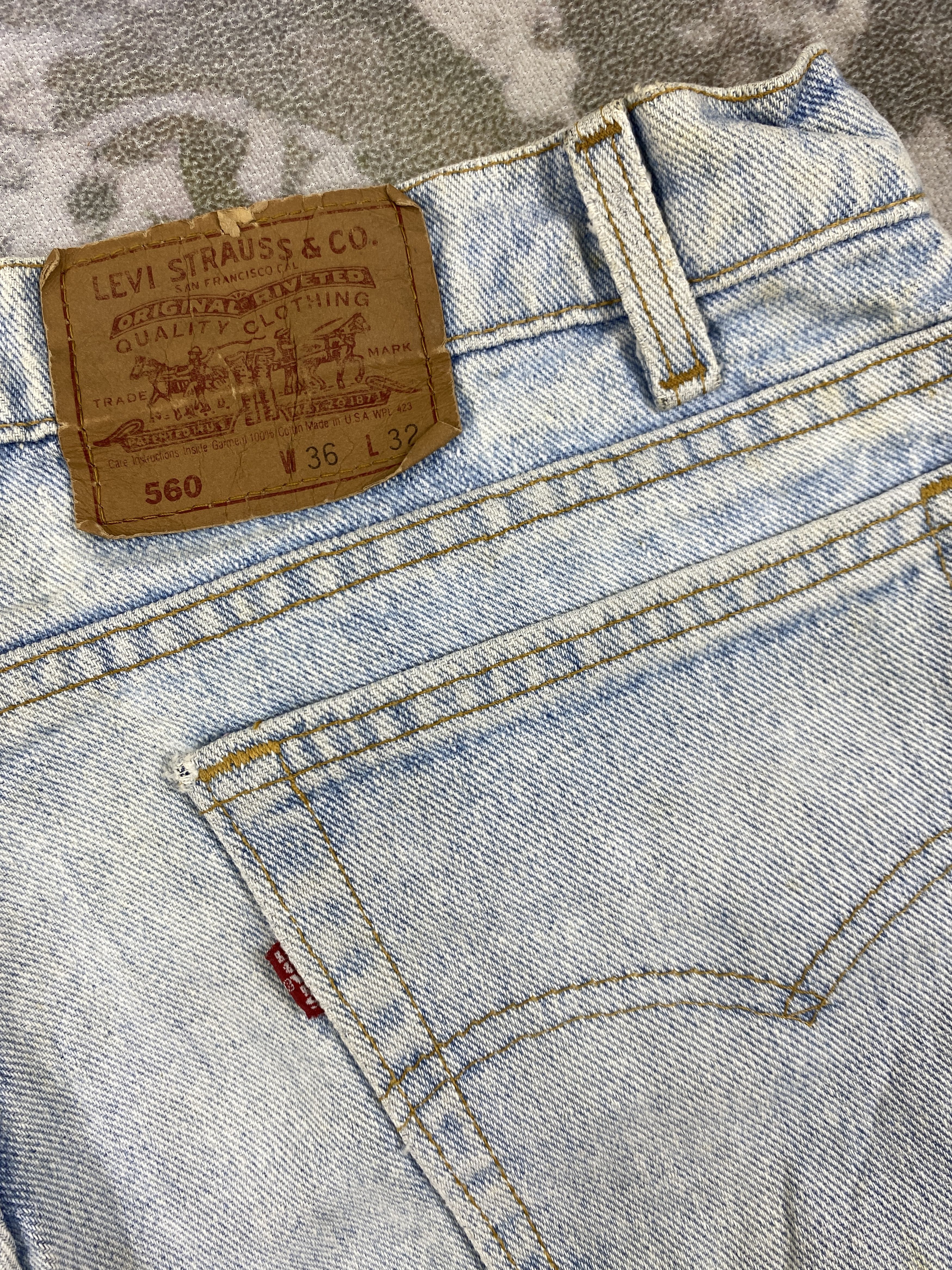 Levi's 90s Light Wash Vintage Levi's 560 USA Denim 35x31.5 JN714 Size US 35 - 11 Thumbnail