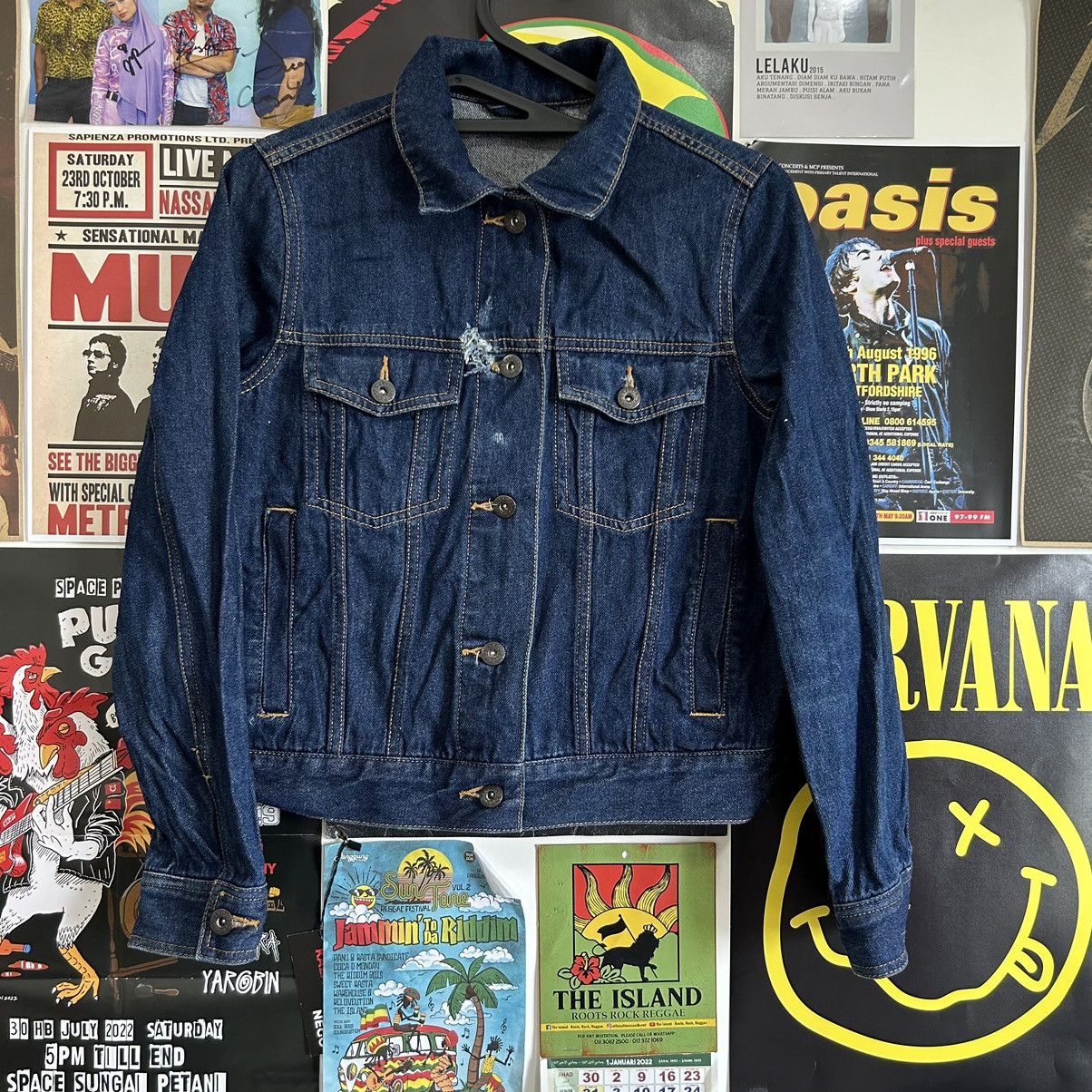 Vintage Vintage GU Denim Distressed Denim Jacket Size M / US 6-8 / IT 42-44 - 1 Thumbnail