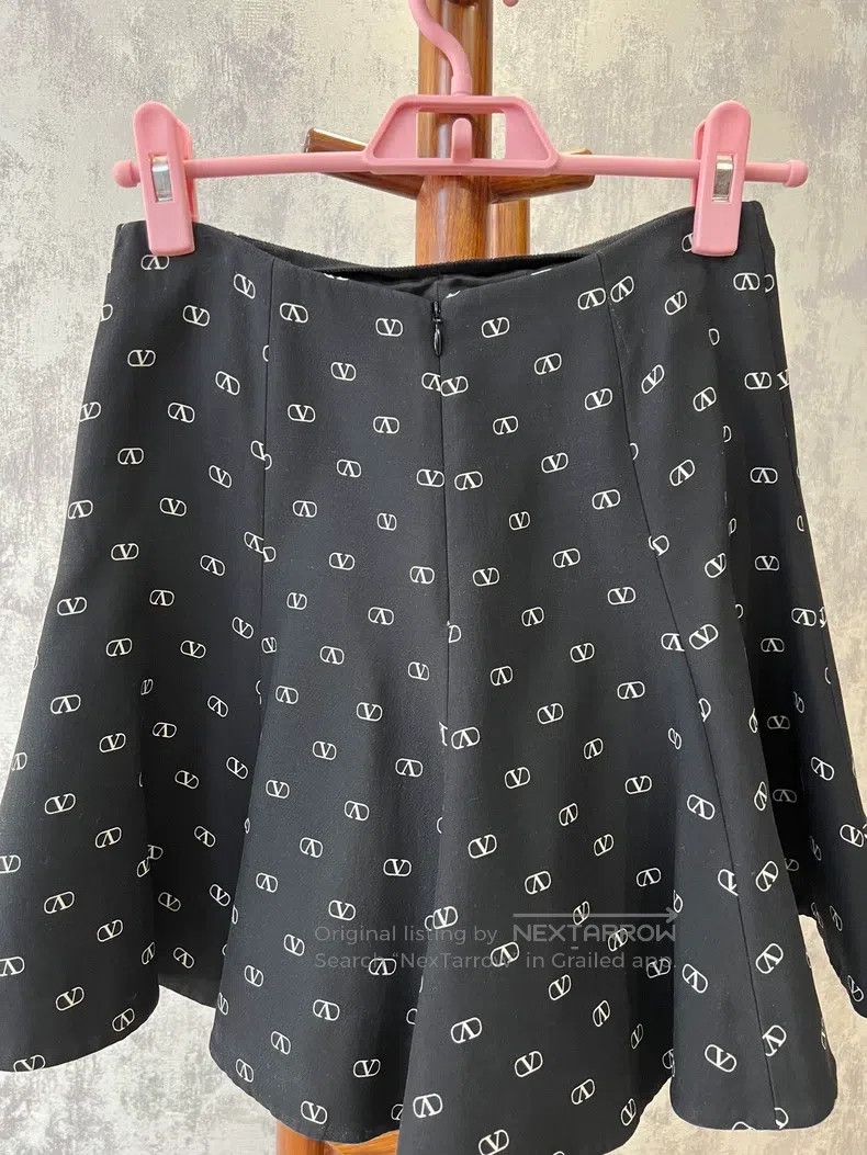 Valentino Valentino Black skirt Size XS / US 0-2 / IT 36-38 - 4 Thumbnail