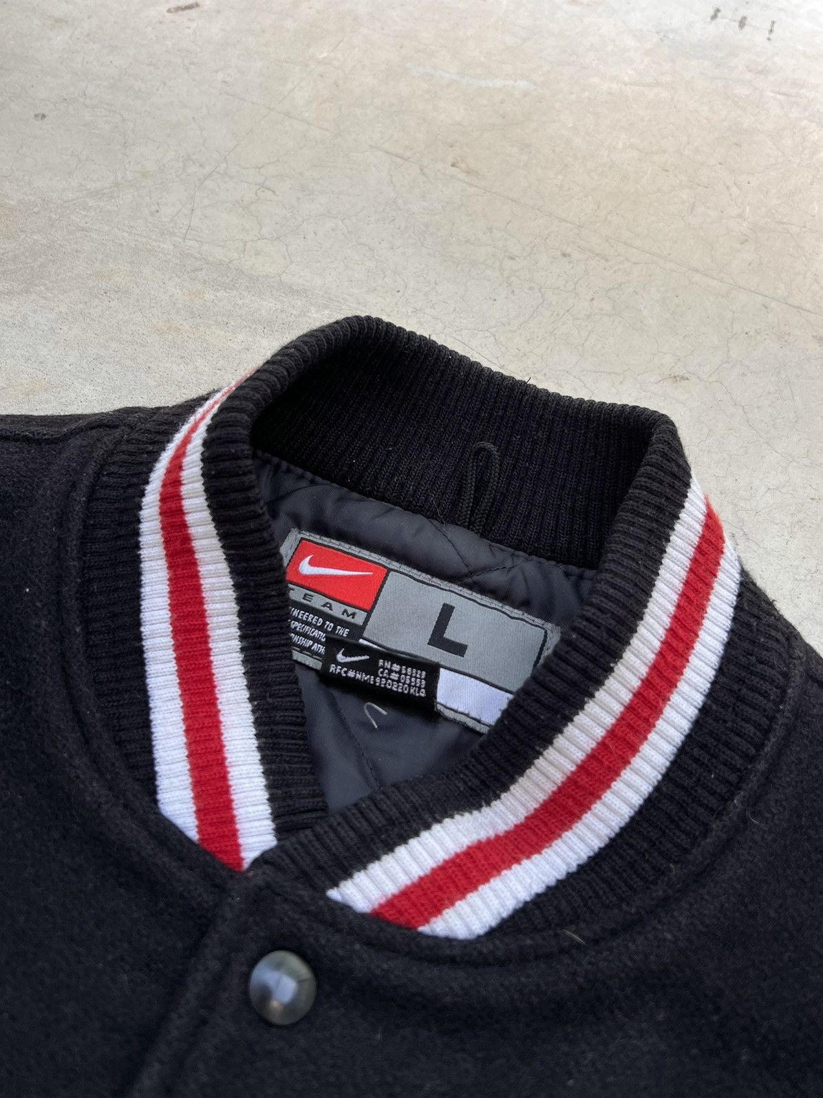 NBA Nike 90s Bulls Wool Leather Varsity Vintage Jacket Rare NBA Size US XL / EU 56 / 4 - 6 Thumbnail