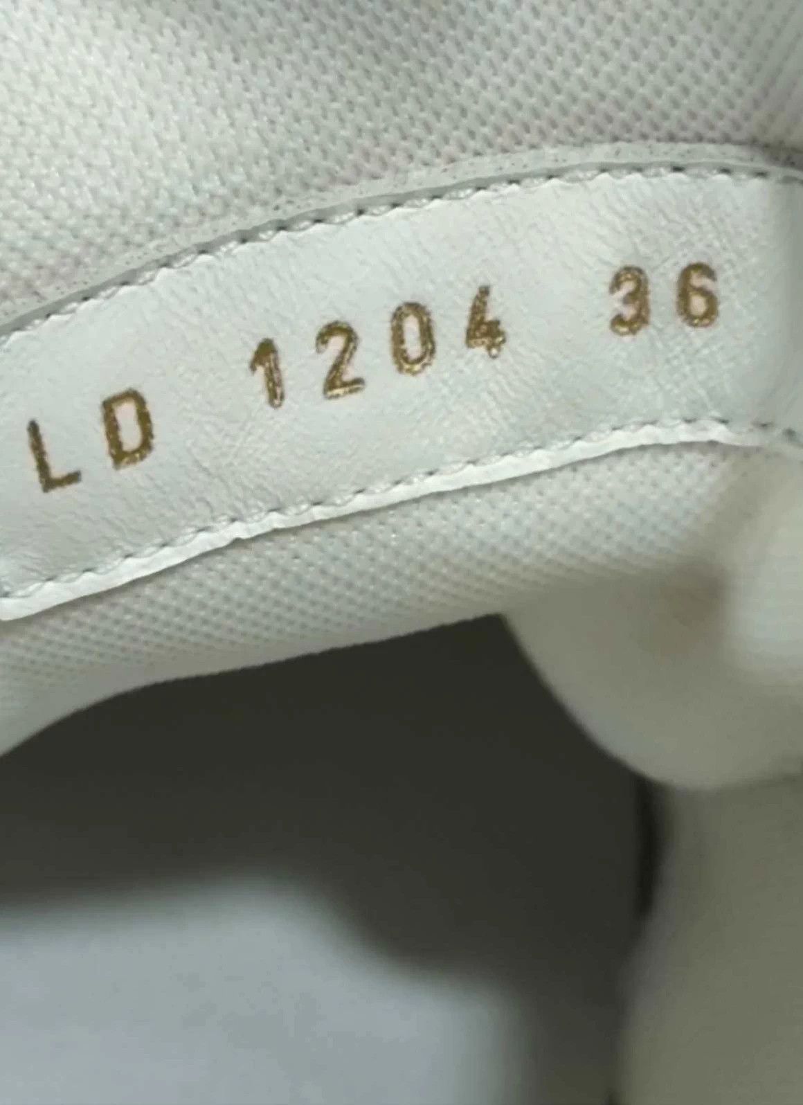 Louis Vuitton LV Pink Trainer Sneakers W36 Size US 5.5 / IT 35.5 - 7 Thumbnail