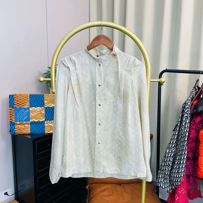 Louis Vuitton Louis Vuitton Full-print silk-smudged shirt Size XS / US 0-2 / IT 36-38 - 1 Thumbnail