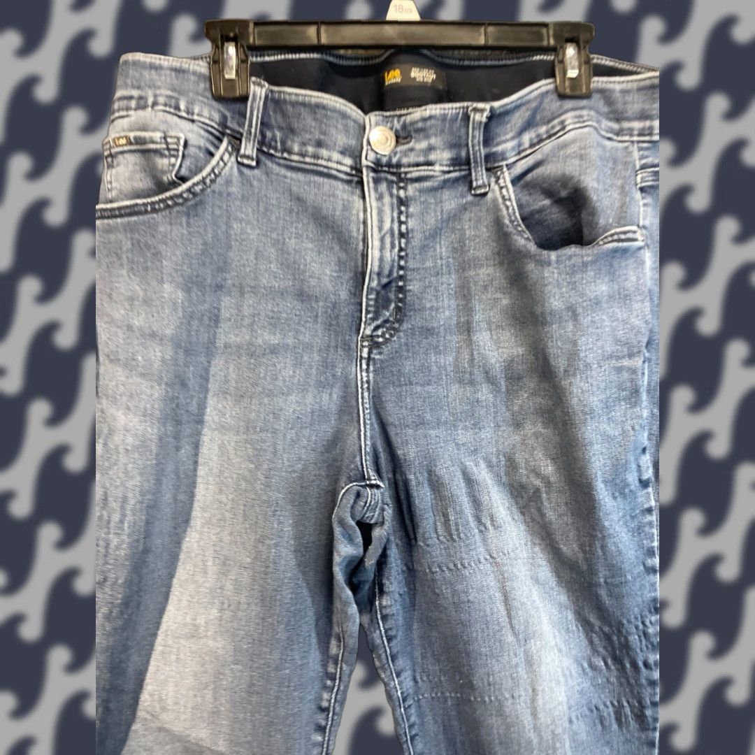 Lee Lee Jeans Womens Size 32 Blue Bootcut Mid Rise Ankle Pants Size 24" / US 00 / IT 34 - 1 Thumbnail