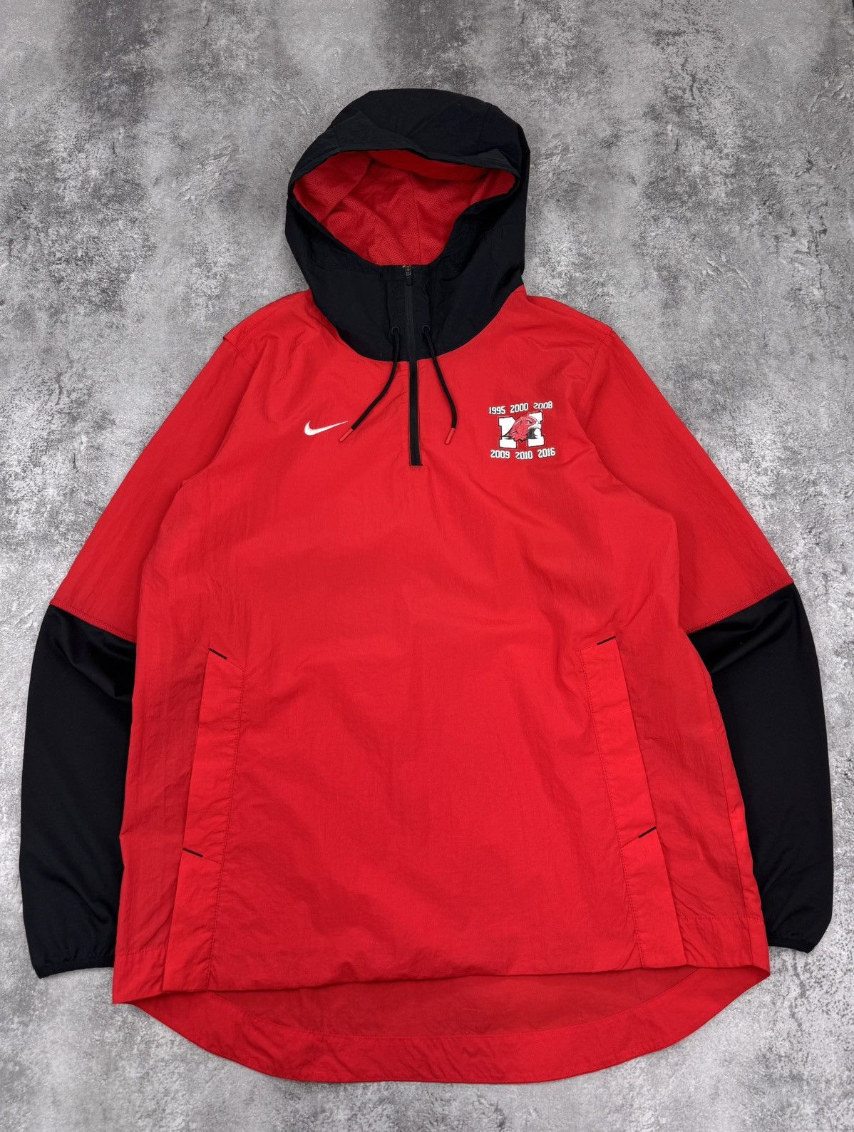 Nike Nike Men Nylon Hooded Windbreaker Red/Black Size L Size US L / EU 52-54 / 3 - 1 Thumbnail