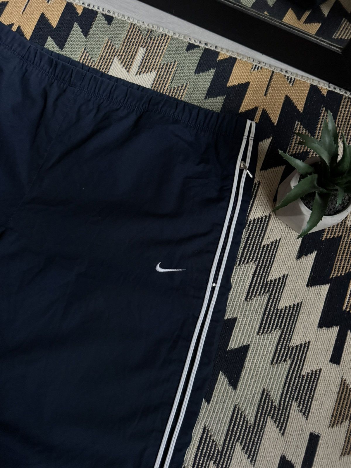 Nike Vintage Nike Nylon Y2K Swoosh Baggy Pants Size US 34 / EU 50 - 6 Thumbnail