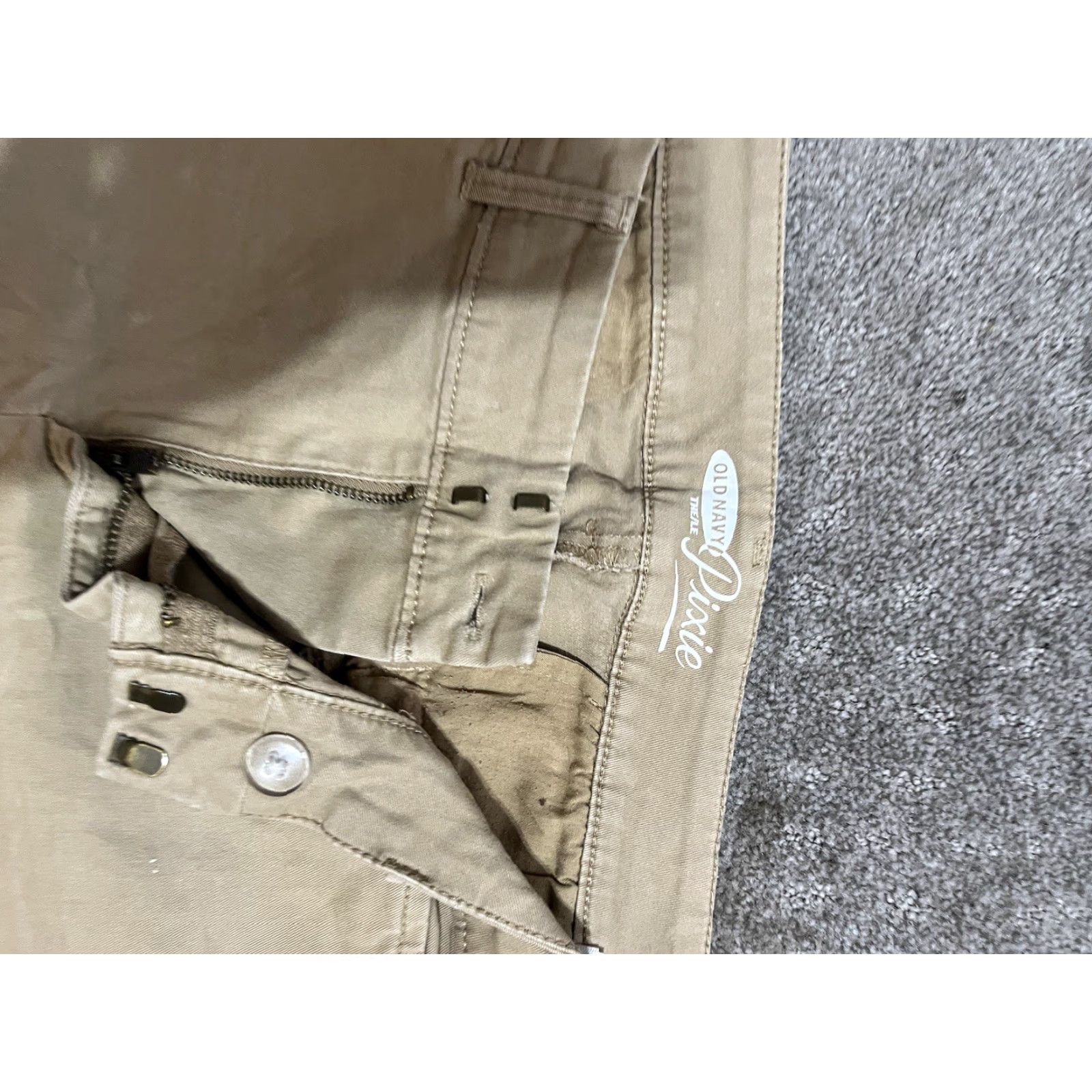 Old Navy Old Navy Khaki The Pixie Mid Rise Chino Shorts Womens 12 Regular Beige Cotton Spandex Pockets 3.5in Inseam Flat Front Button Zip Casual Preppy Size 34" / US 12 / IT 48 - 2 Thumbnail