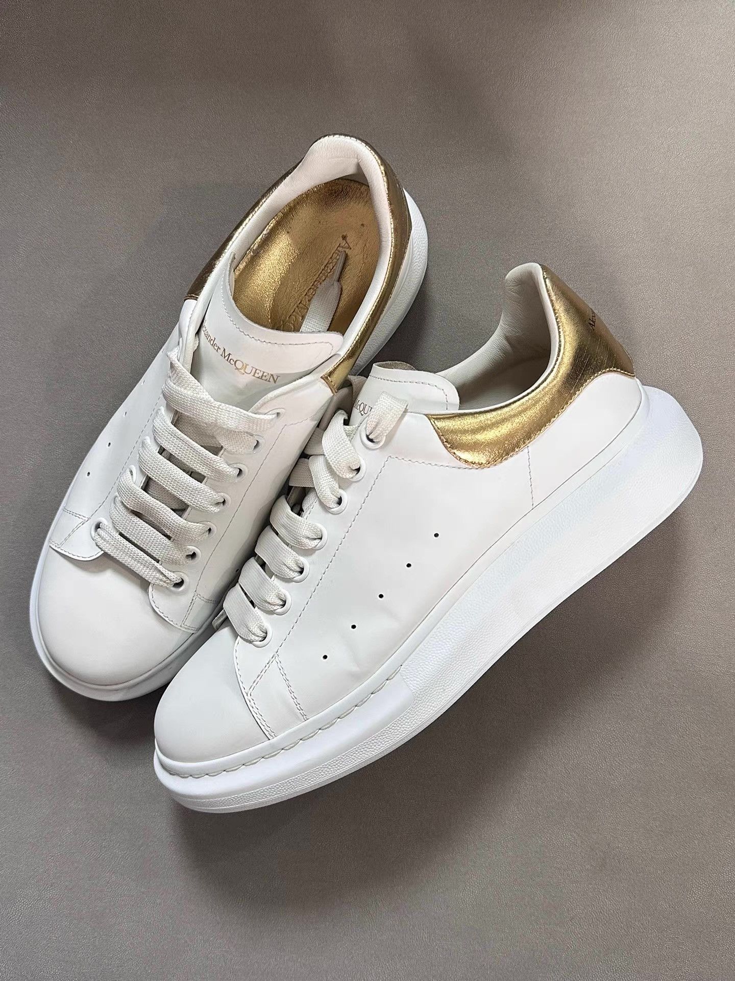 Alexander McQueen Alexander McQueen Ｑ20 Size US 8.5 / EU 41-42 - 1 Thumbnail