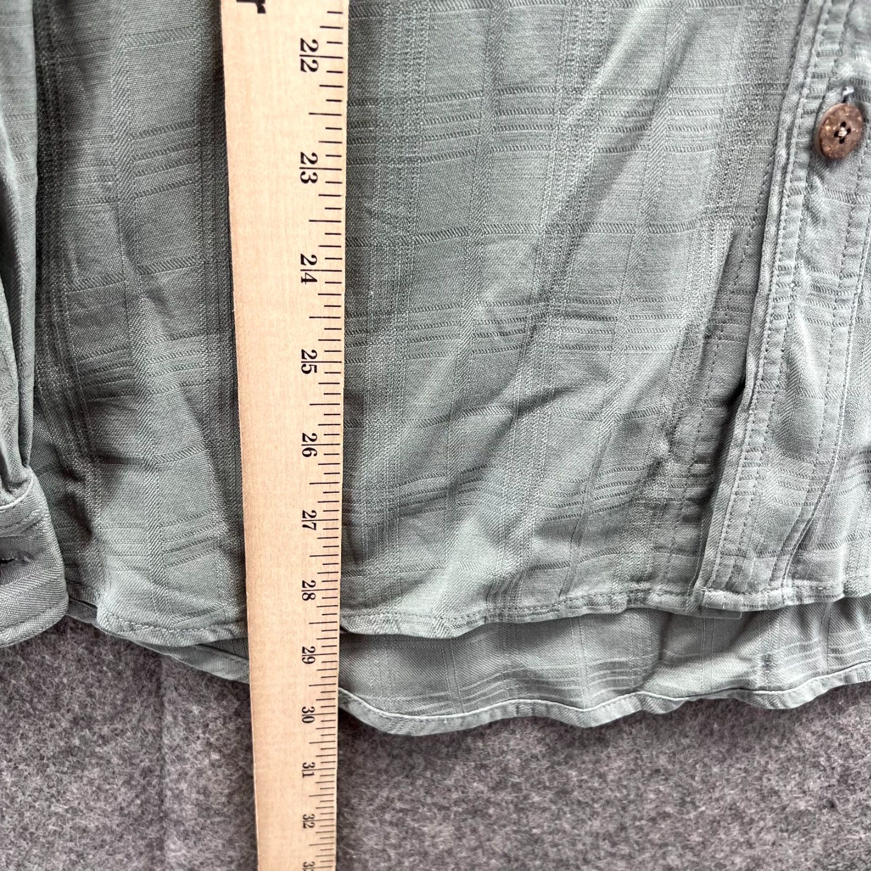 Tommy Bahama Tommy Bahama Shirt Men Medium Adult Gray Button Down Silk Reverse Print Size US M / EU 48-50 / 2 - 2 Thumbnail