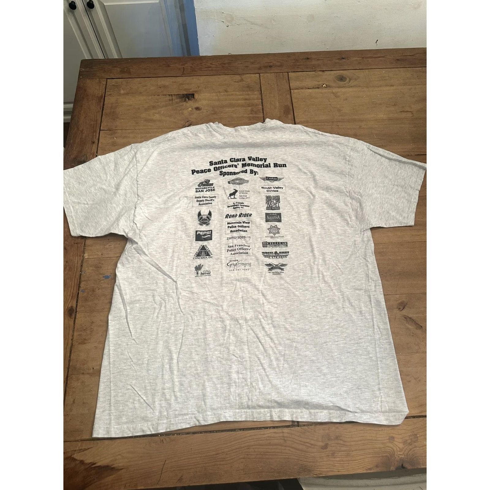 Hanes VINTAGE 2001 Peace Officers Memorial Motorcycle Run Santa Clara, CA T-Shirt 2XL Hanes Gray Shirt Mens Size US XXL / EU 58 / 5 - 4 Thumbnail