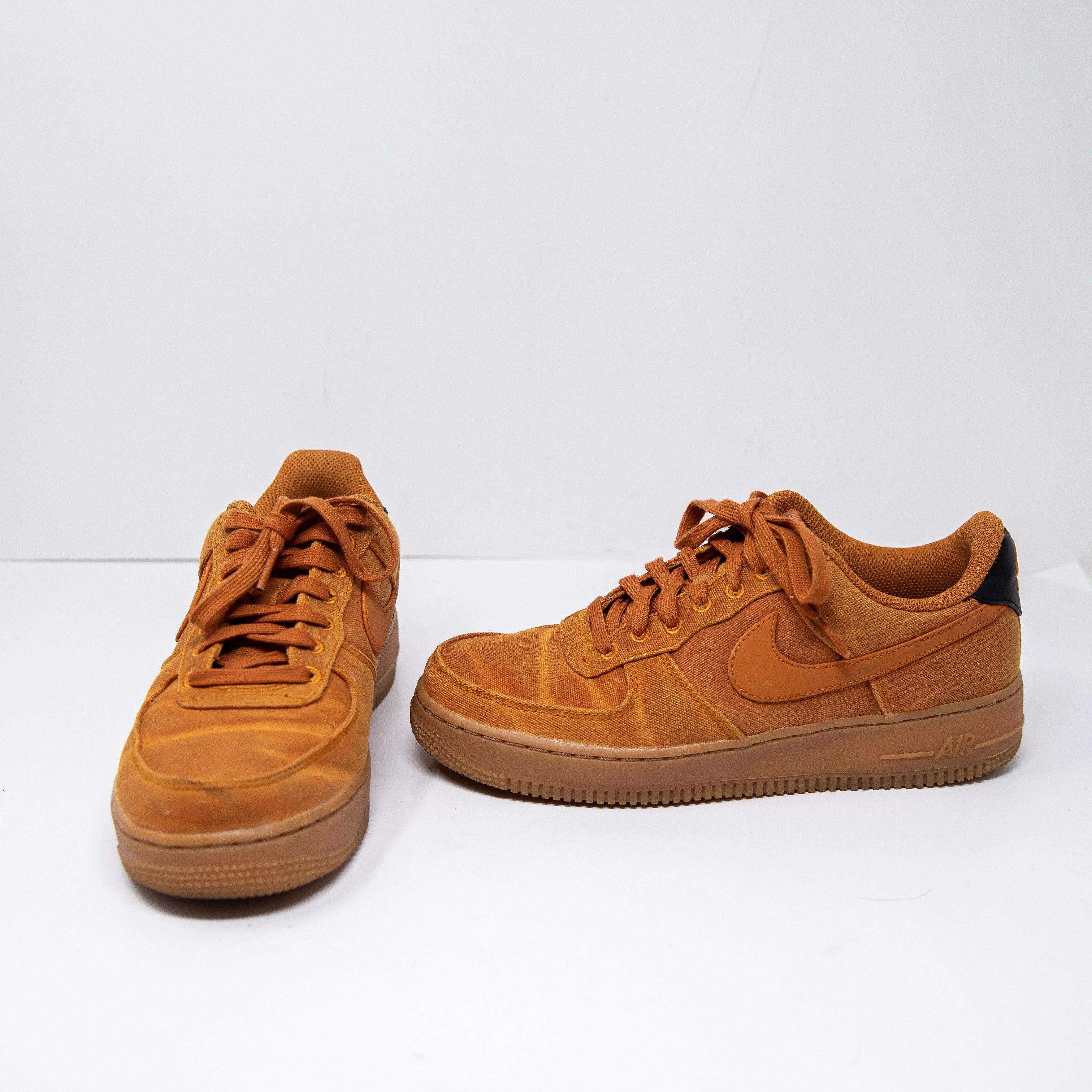 Nike Nike Women's Air Force 1 Low '07 Monarch Size US 7 / IT 37 - 1 Thumbnail
