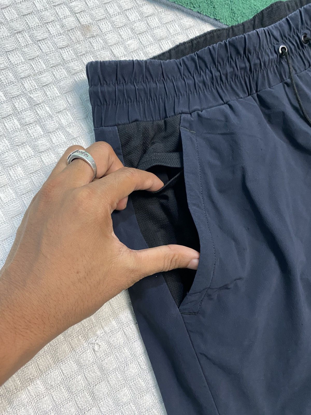 Le Coq Sportif VINTAGE le coq sportif 90S short TRACK PANTS Y2K Size US 32 / EU 48 - 3 Thumbnail