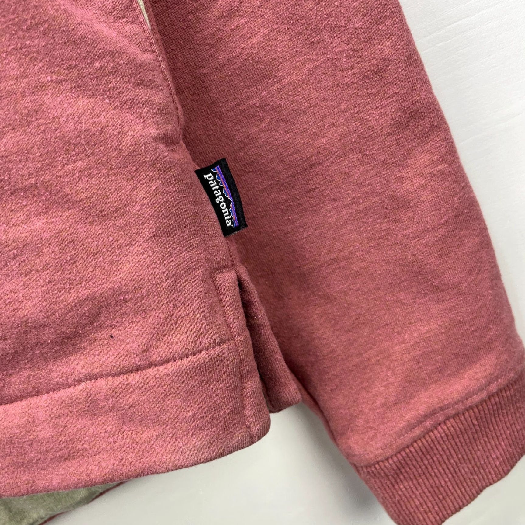 Patagonia VINTAGE Patagonia Bear Hoodie Uprising Hoodie Medium Regular Unisex Salmon M Sweatshirt Pullover Long Sleeve Hoodie Mens Womens Boys Girls Size US M / EU 48-50 / 2 - 4 Thumbnail