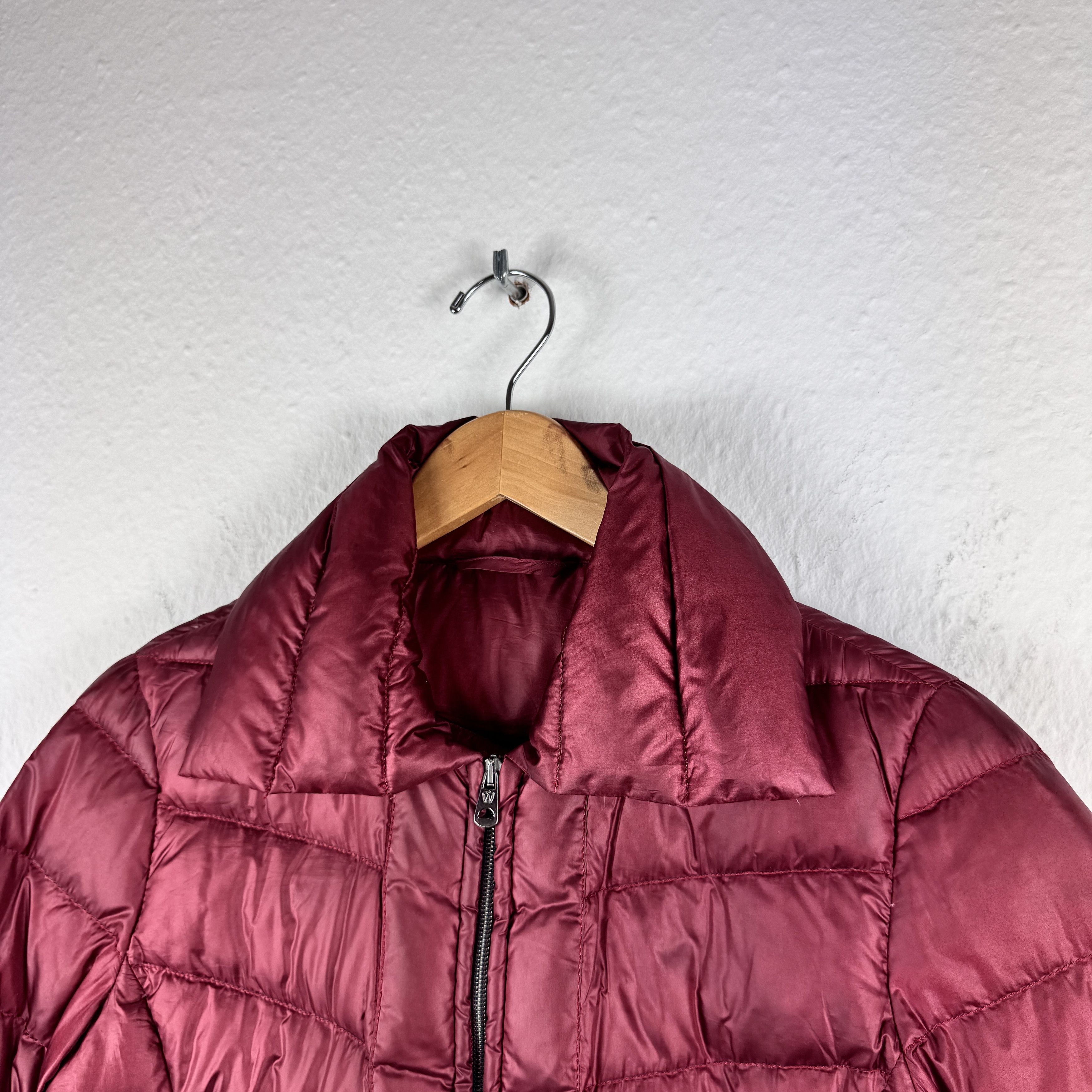 Weekend Max Mara Women`s MAX MARA WEEKEND NYLON RED PUFFER DOWNJACKET SIZE 40 Size M / US 6-8 / IT 42-44 - 4 Thumbnail