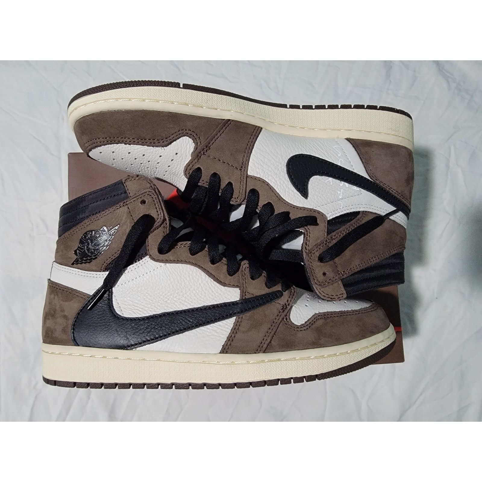 Nike Nike Travis Scott Air Jordan 1 High Mocha Brown Cactus Jack Size US 9.5 / EU 42-43 - 12 Thumbnail