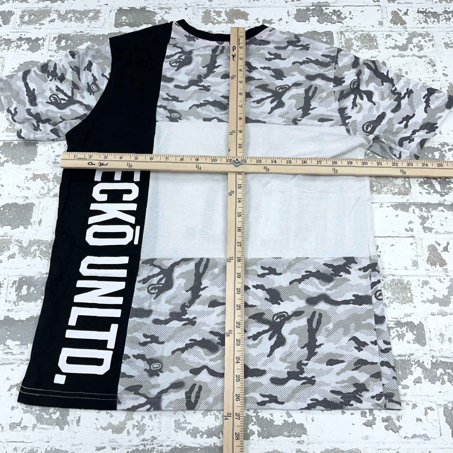Ecko Unltd. Ecko Unltd Shirt Men Medium Black White Camo Tee Rhino All Over Print Y2K Adult Size US M / EU 48-50 / 2 - 7 Thumbnail