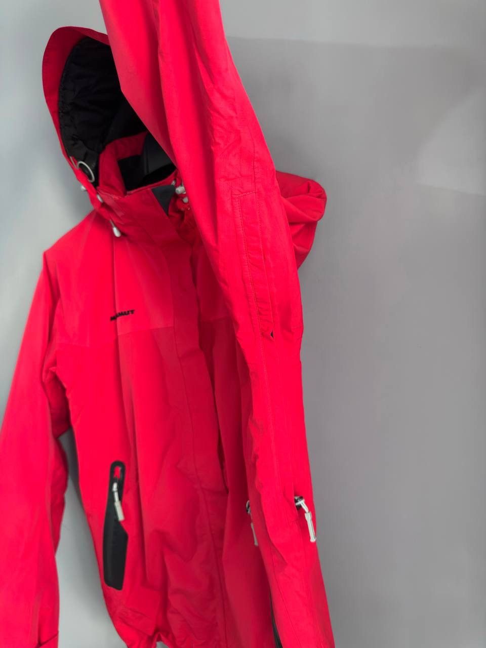 Mammut Mammut GORE TEX Pro Shell Women's Waterproof Jacket, Size L Size US L / EU 52-54 / 3 - 10 Thumbnail