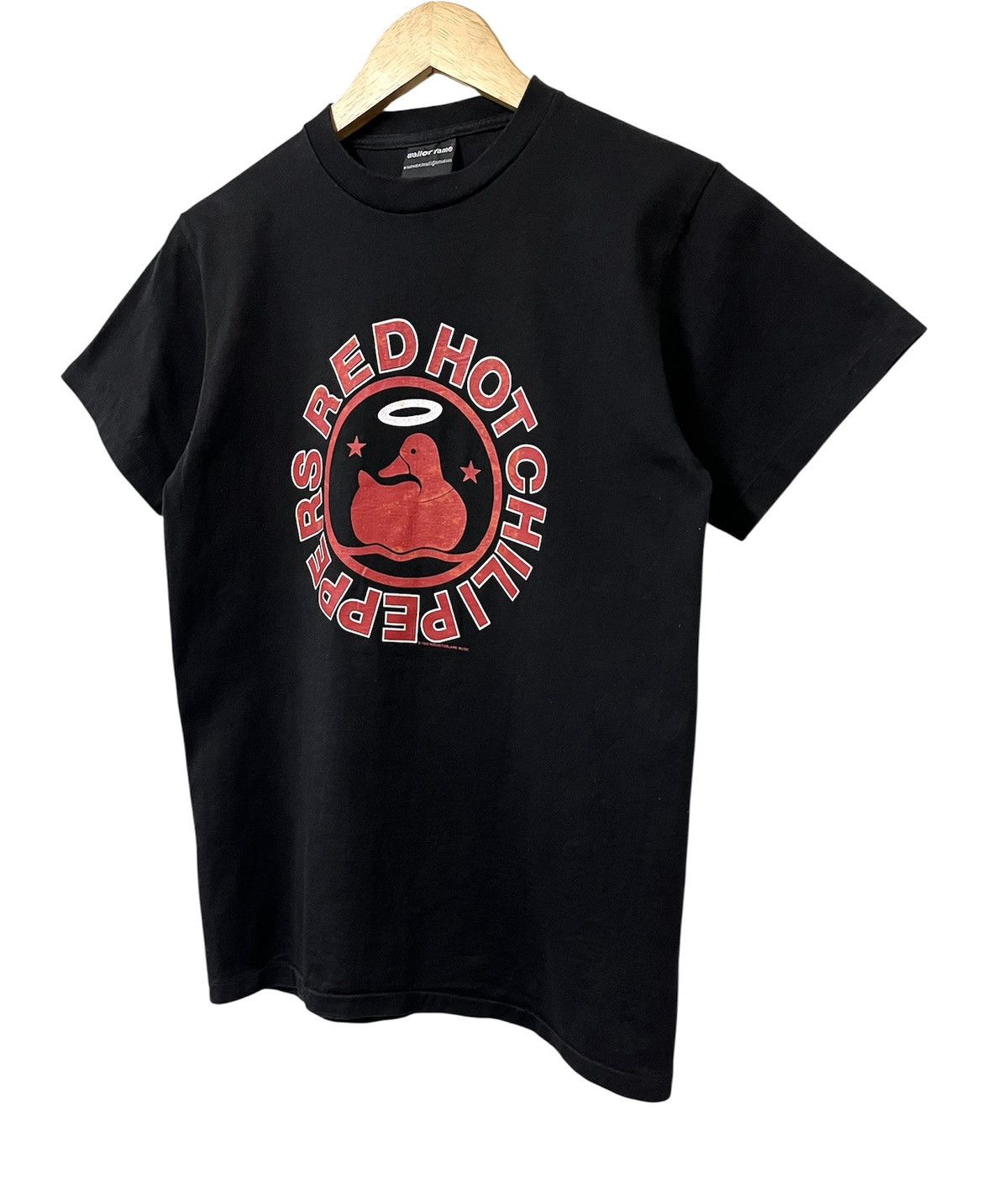 Band Tees VINTAGE 90s RED HOT CHILI PEPPERS CALIFORNICATION BAND TEE Size US M / EU 48-50 / 2 - 5 Thumbnail
