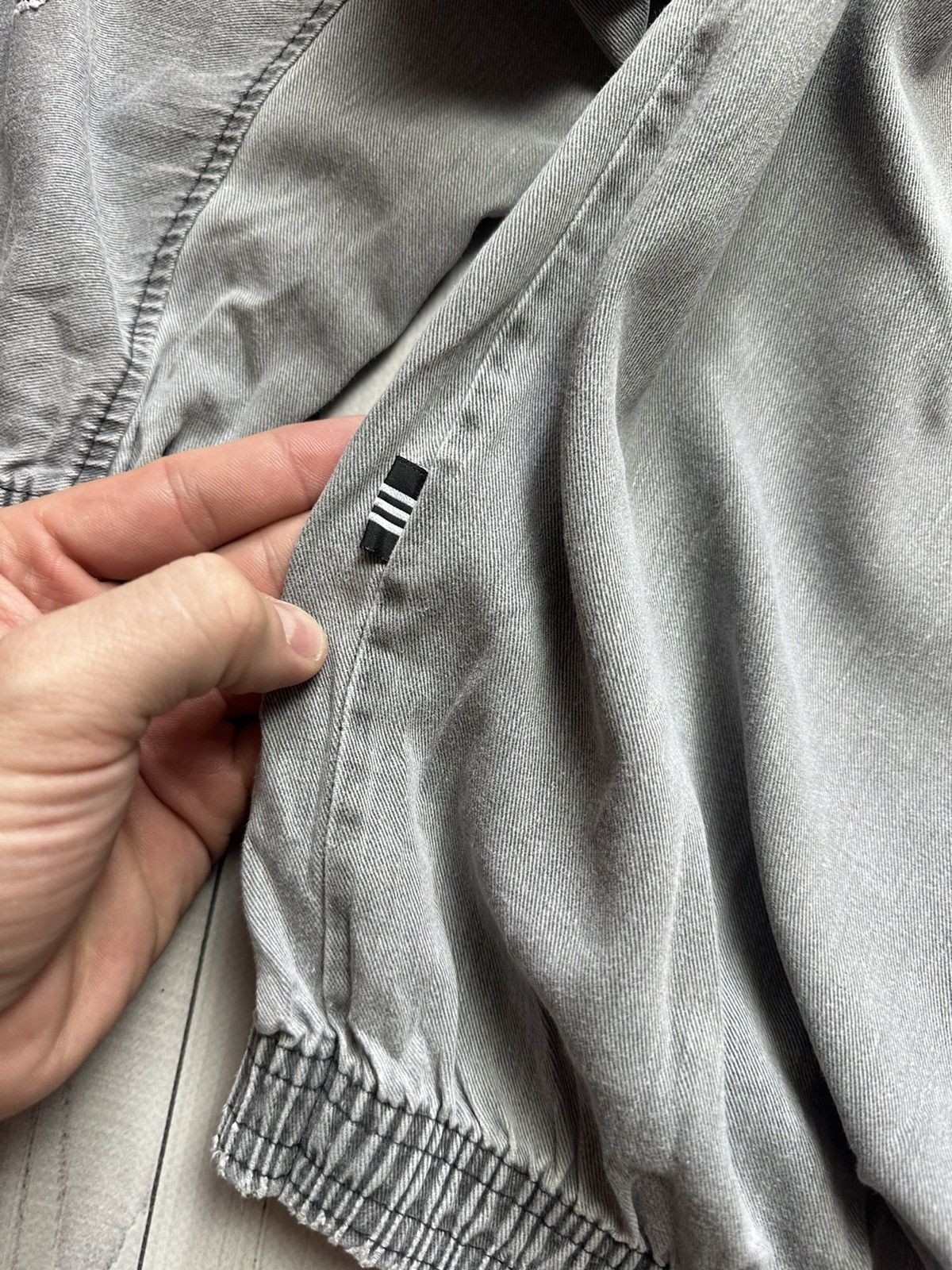 Adidas × Vintage Vintage Grey adidas jersey shirt size M rare Made in UK Size US M / EU 48-50 / 2 - 3 Thumbnail