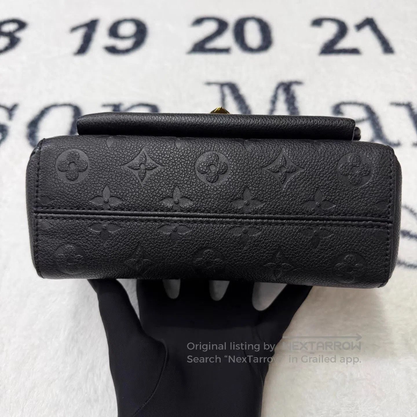 Louis Vuitton Black Textured Crossbody Bag with Gold Hardware. Size ONE SIZE - 3 Thumbnail