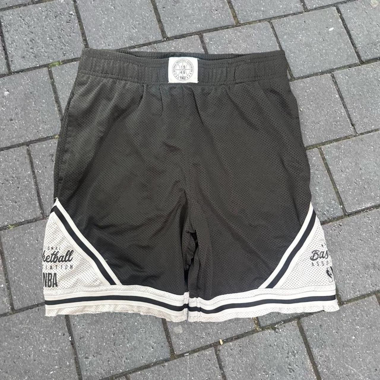 NBA NBA black and white basketball shorts SIZE M Size US 44 / EU 60 - 1 Thumbnail